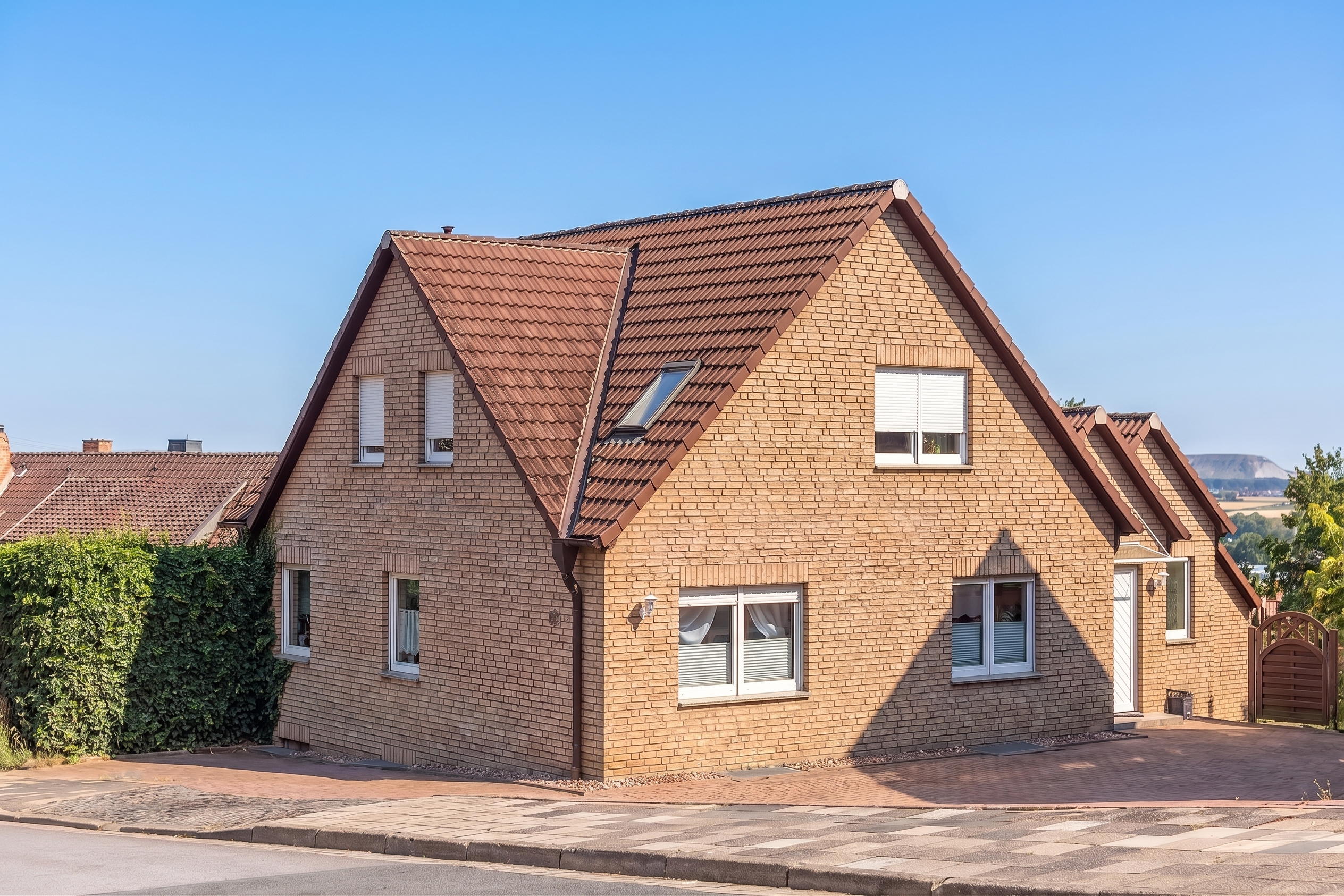 Maisonettewohnung mit Haus-in-Haus Gefühl in Bad Nenndorf [KI-modifiziert]