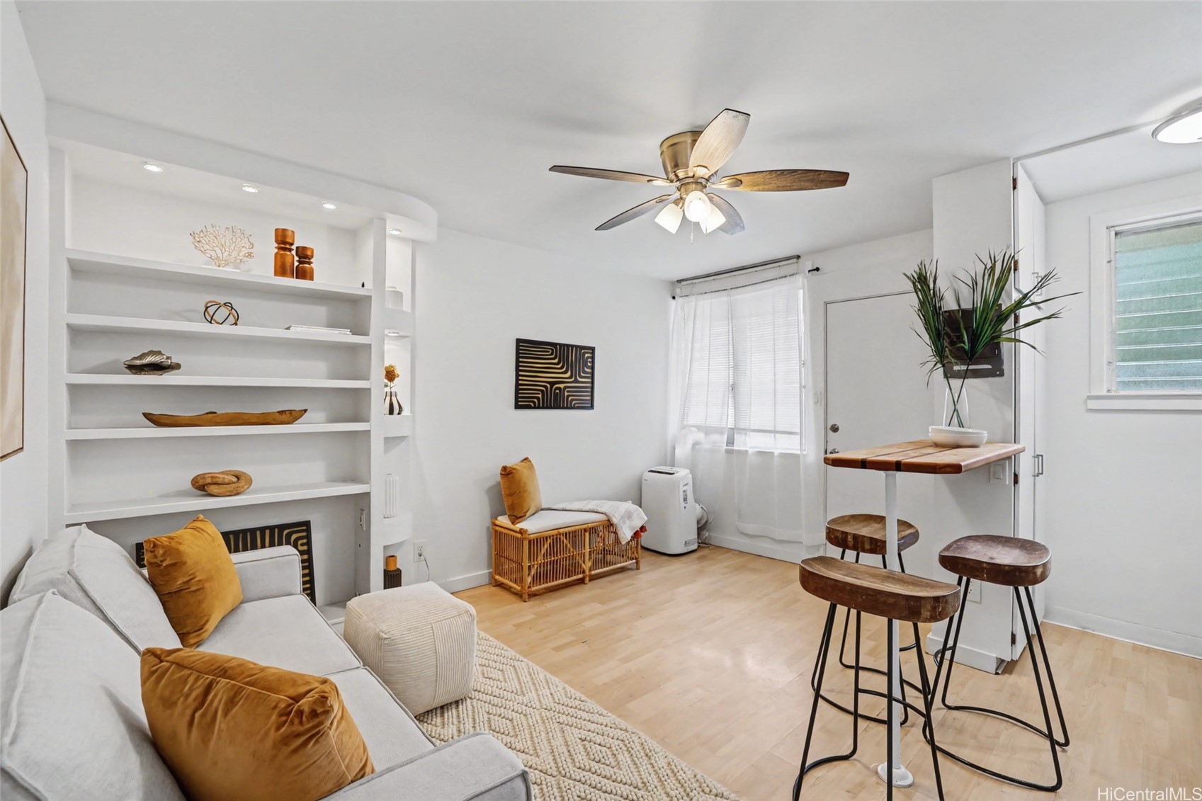 Where Convenience Meets Comfort- Sweet Makiki One Bedroom