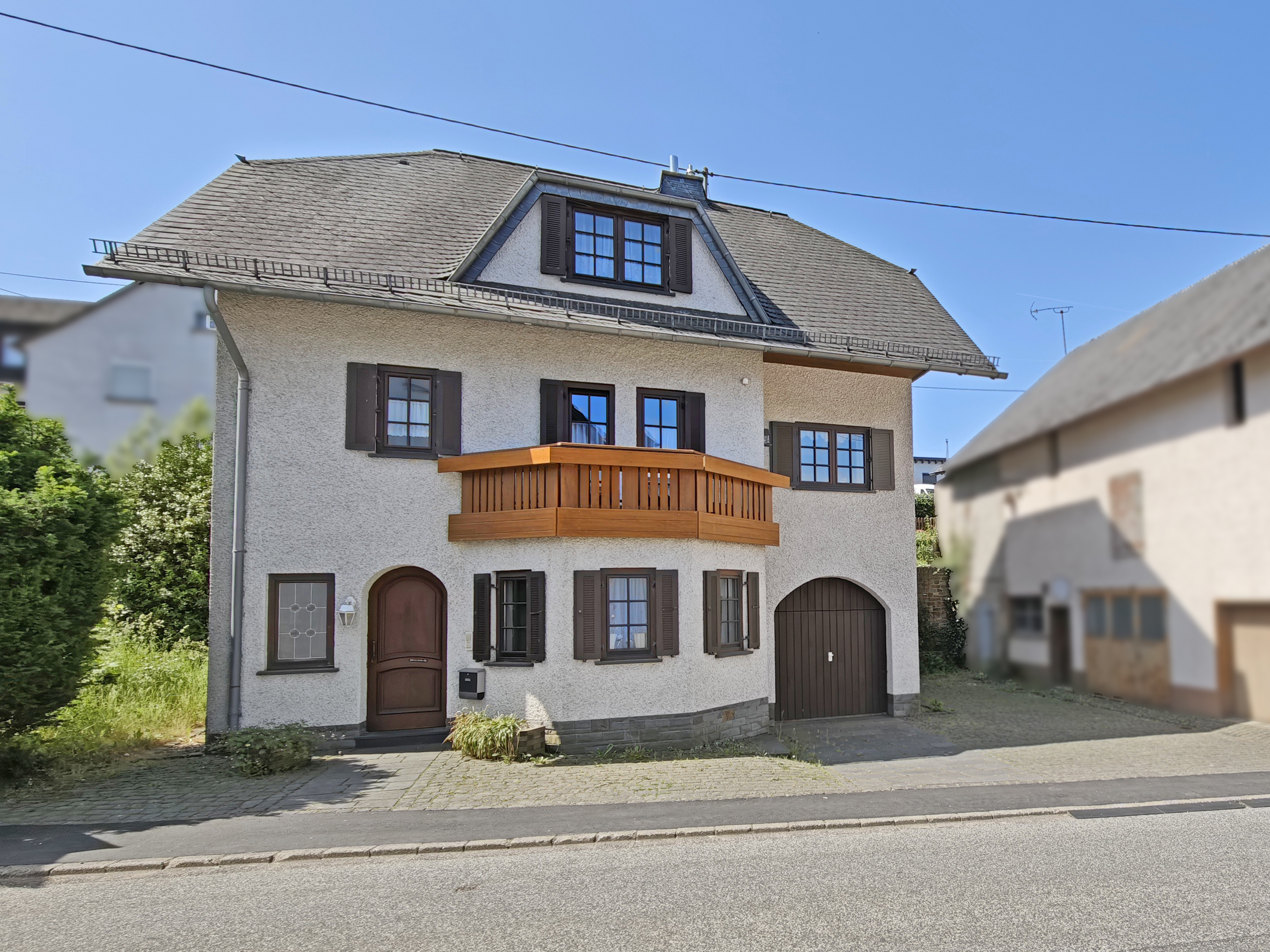 Charmantes Wohnhaus mit großem Nebengebäude und vielseitigen Nutzungsmöglichkeiten