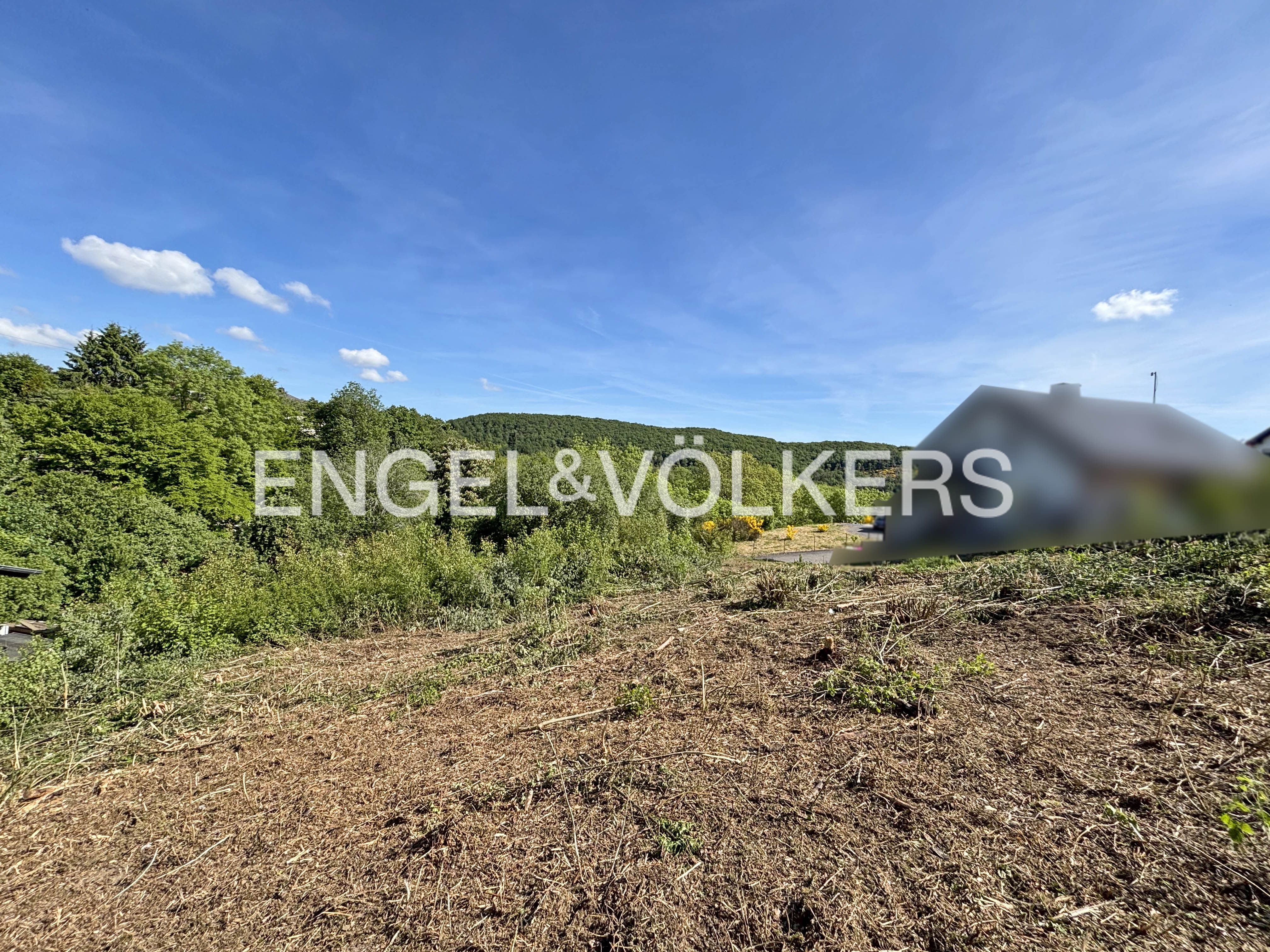 Attraktives Baugrundstück in Aussichtslage