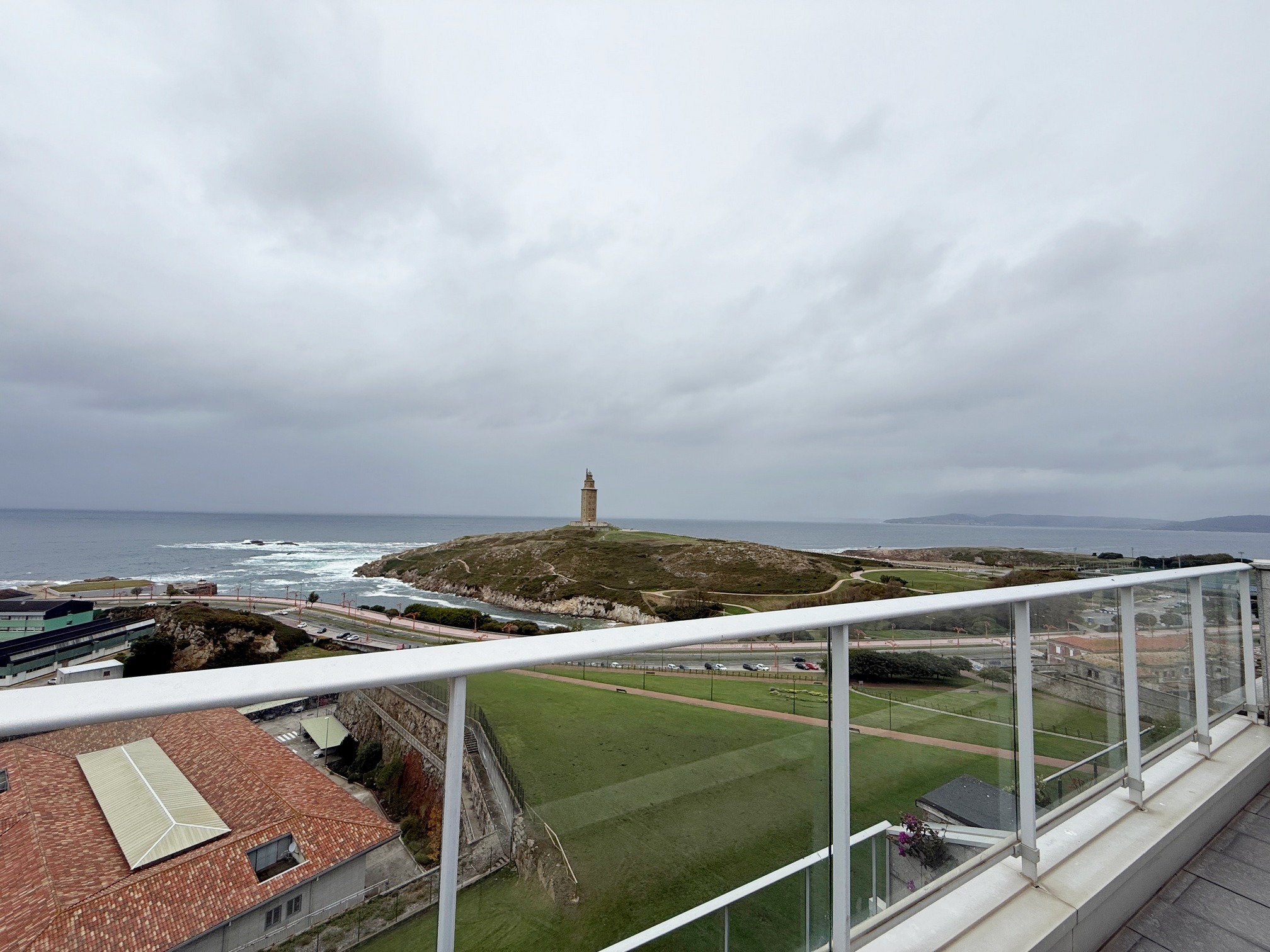 Penthouse with two terraces and views of the Tower of Hercules.
