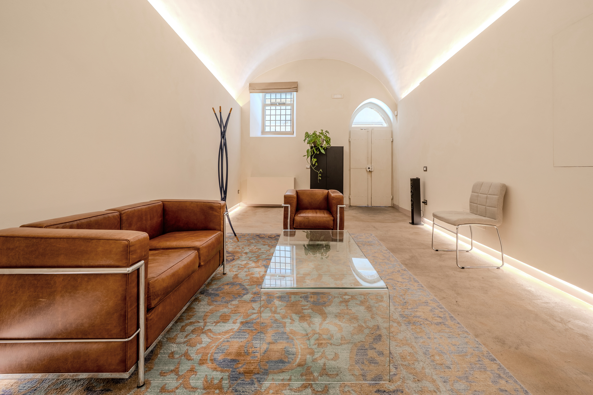 Elegant ground-floor apartment with garage in the heart of Foligno