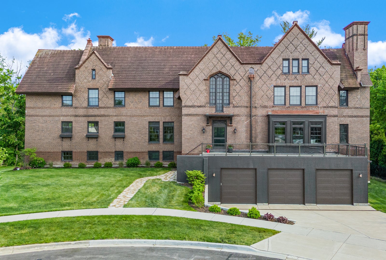 An Iconic Wheaton Mansion