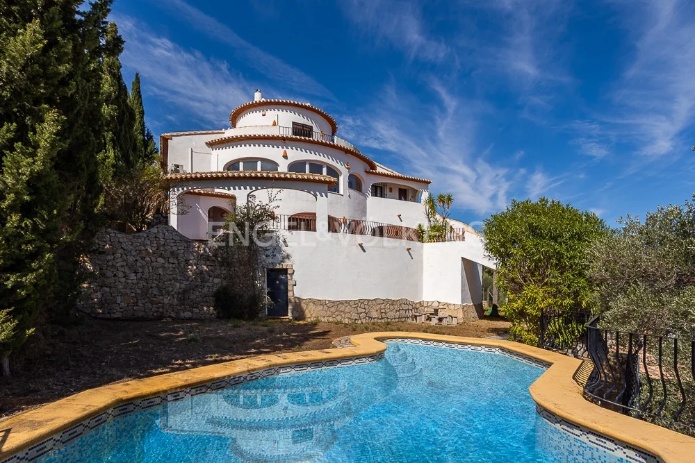 Grosszügige Villa mit spektakulärer Aussicht in Monte Pego