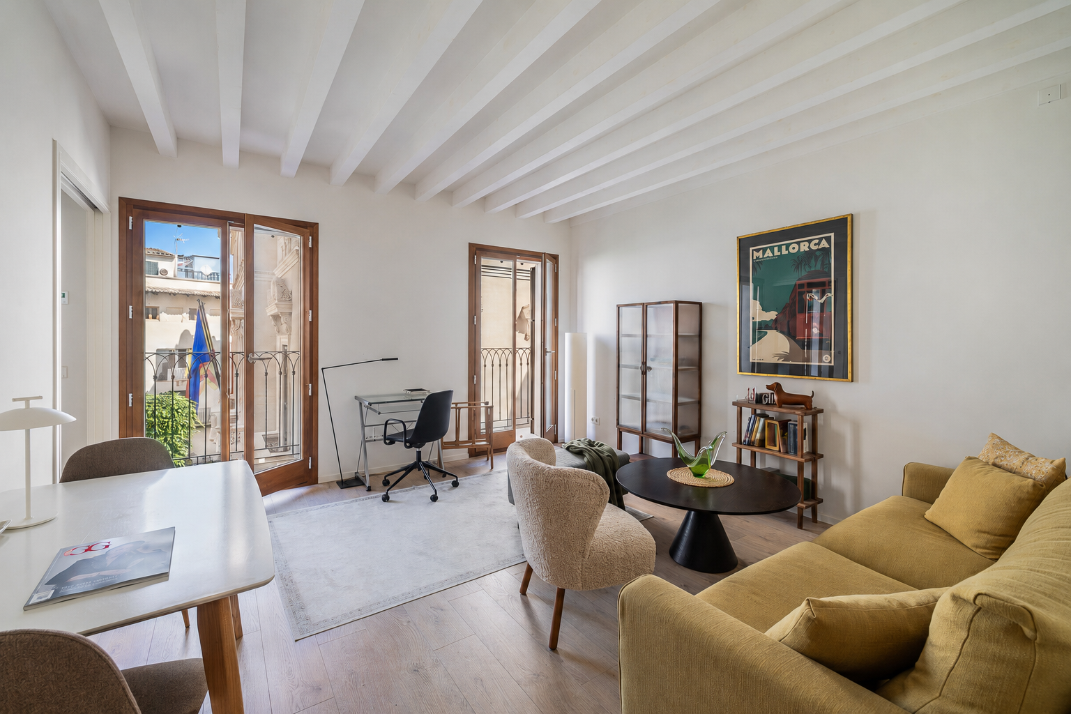High-quality Old Town apartment with balcony