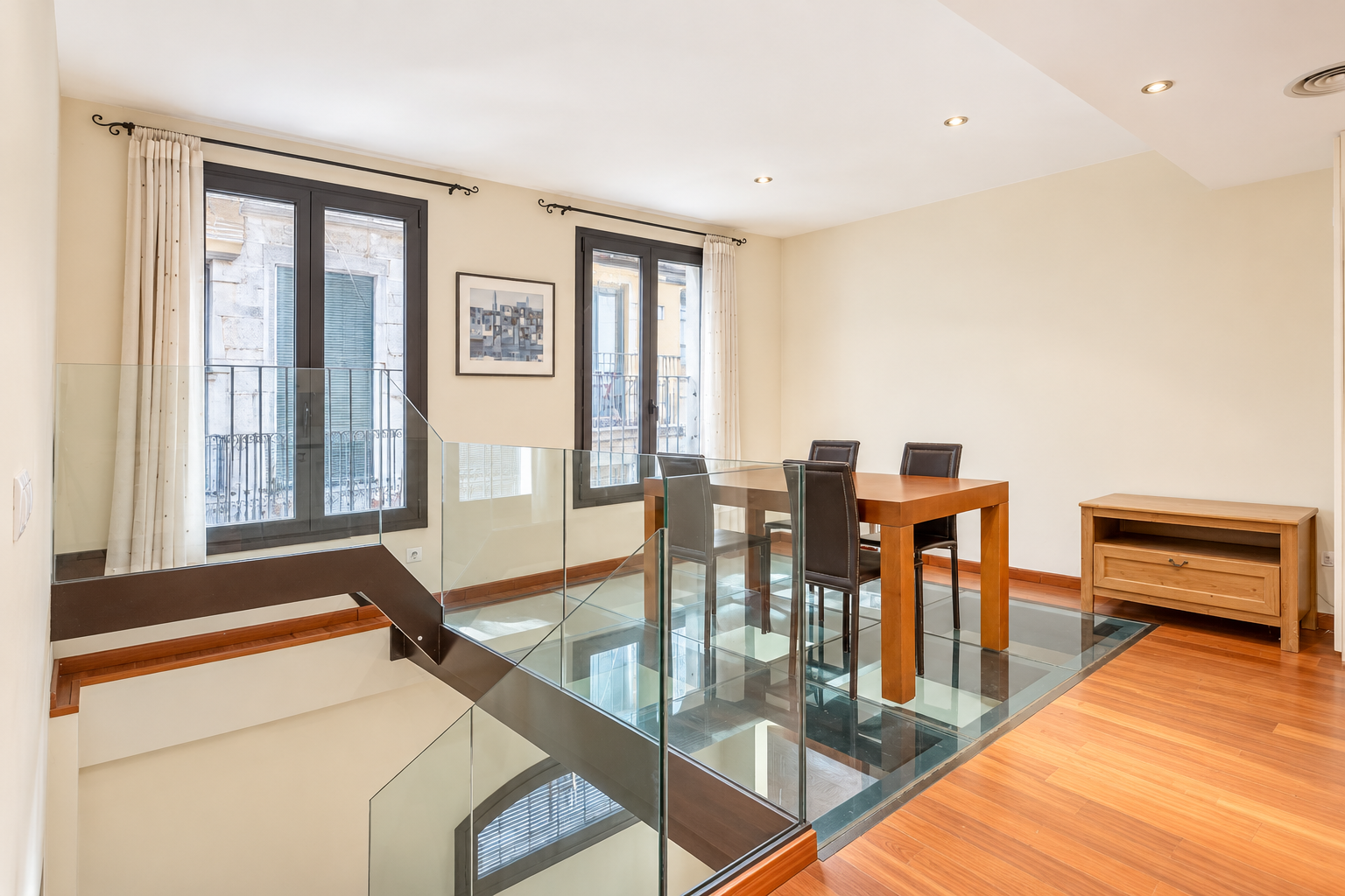 Single duplex with tourist license in the Barri Vell
