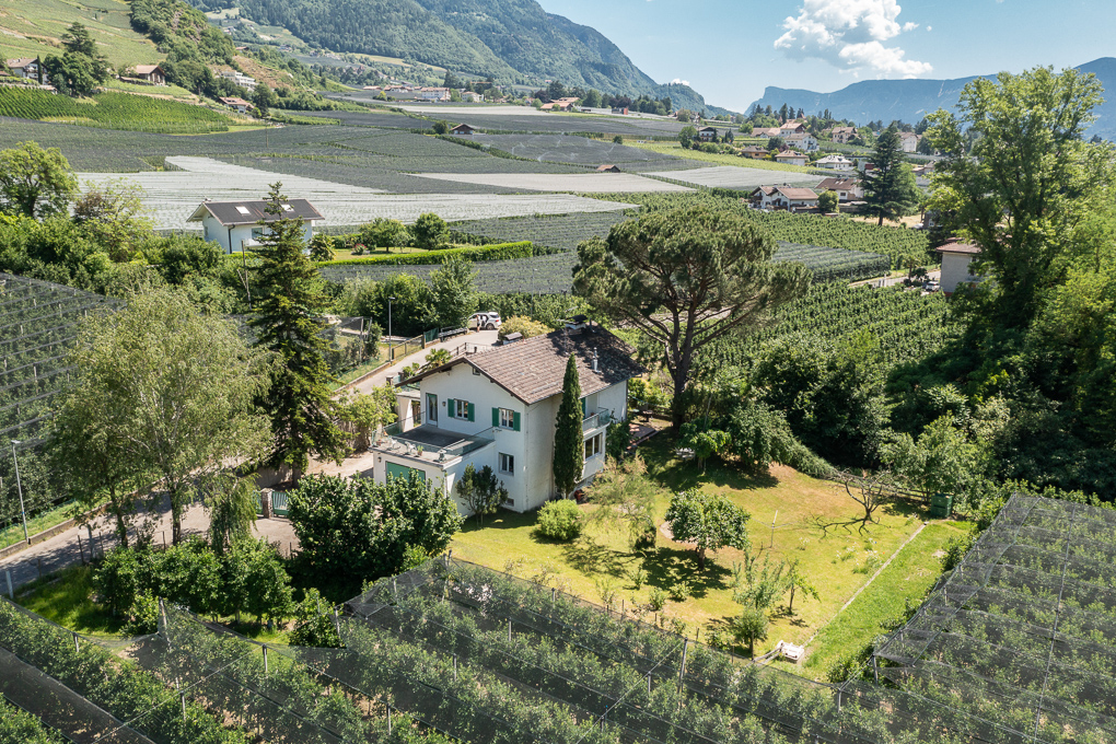 Dream home with outstanding potential in a stunning natural setting - Enjoy life in the idyllic Maia Alta district