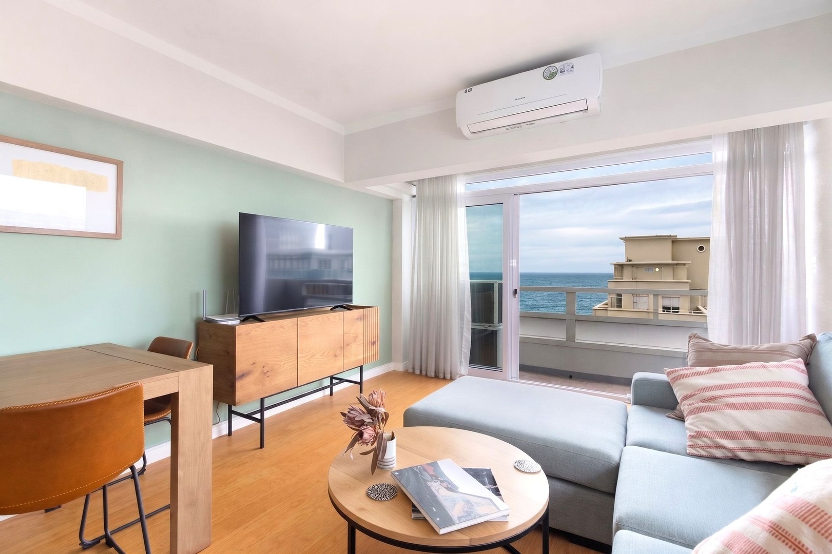 Wake Up to the Ocean: Stylish Top-Floor Retreat in Sea Point