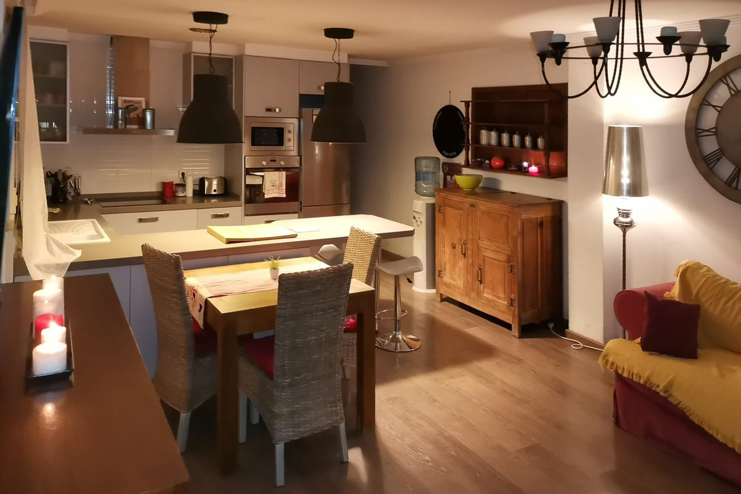 Penthouse for rent on Rubén Vela Street