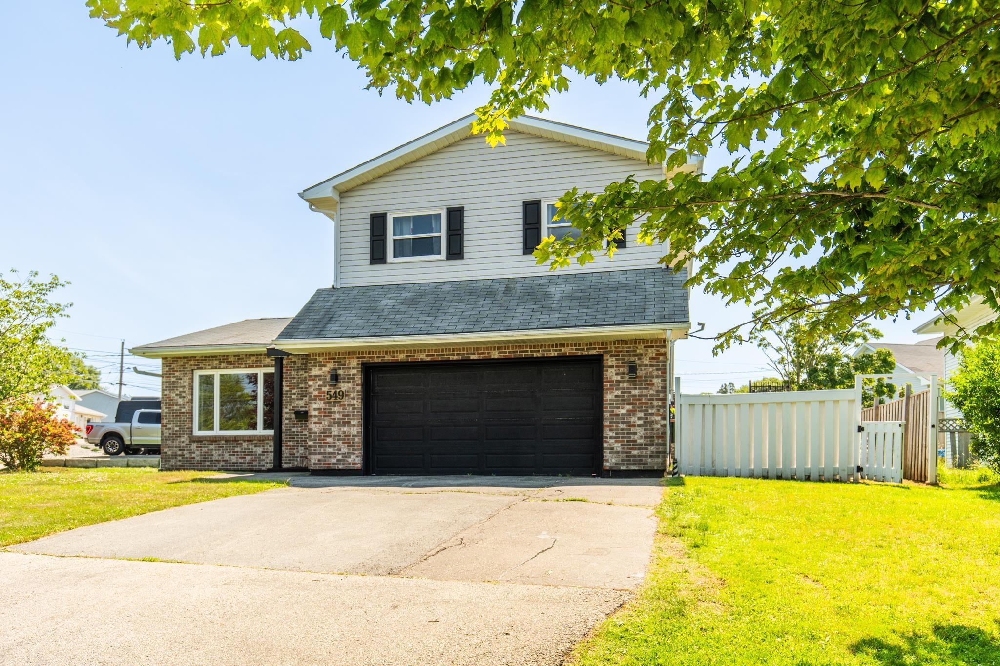 Well-Appointed 3 Bedroom, 2.5 Bath On A Corner Lot
