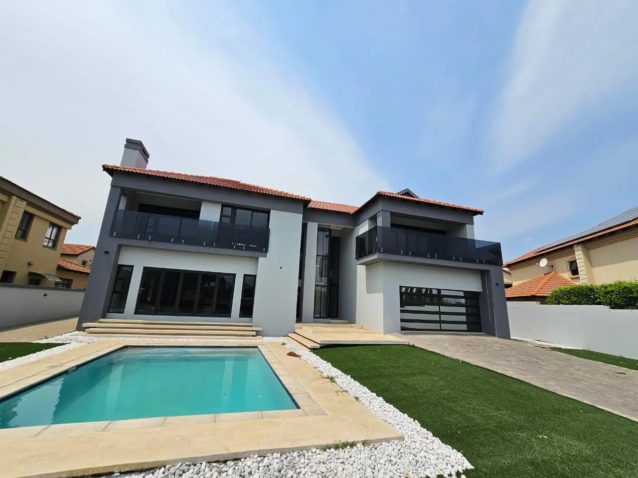 Modern design with maintenance free garden