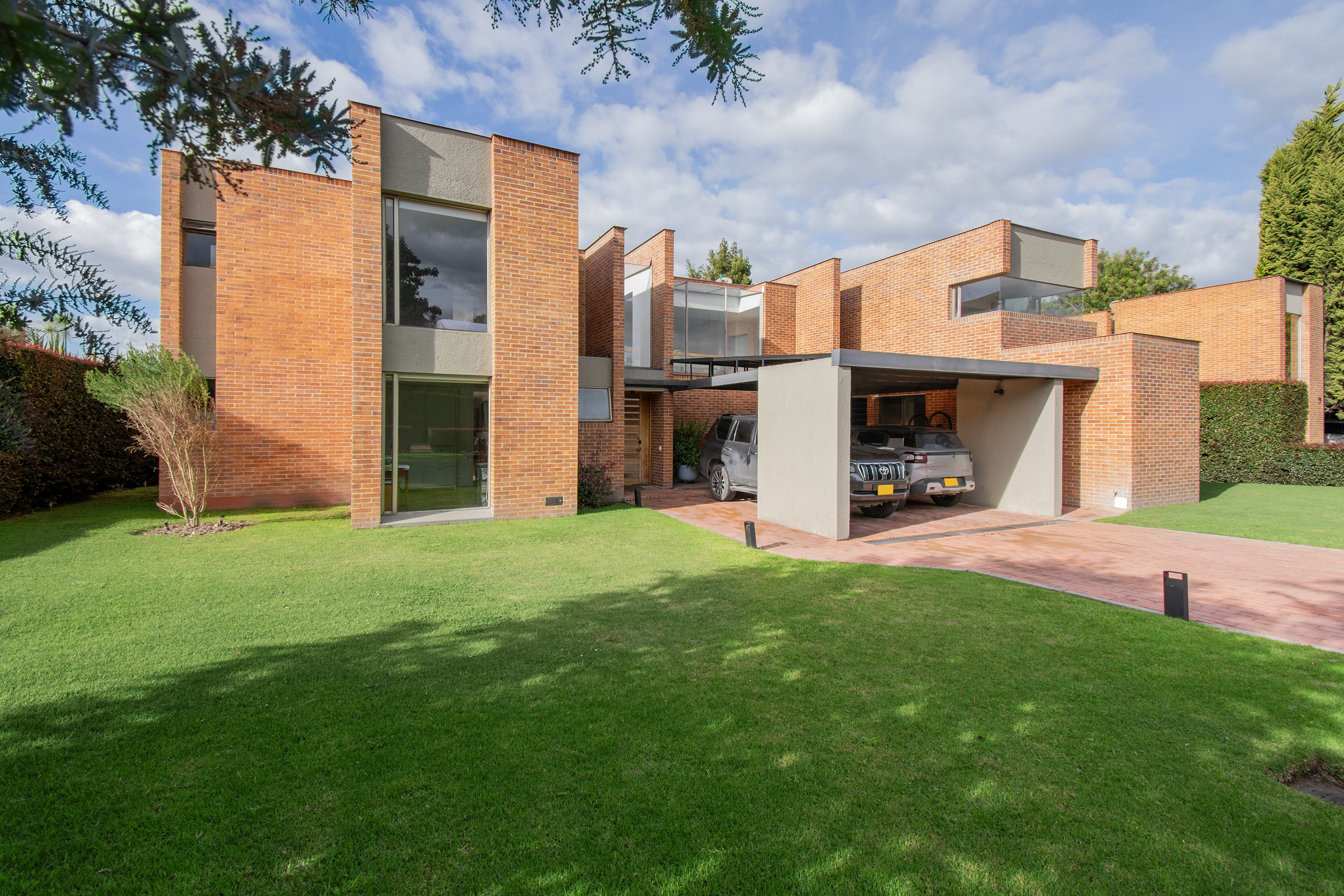 Casa remodelada para venta en San Simon, Guaymaral