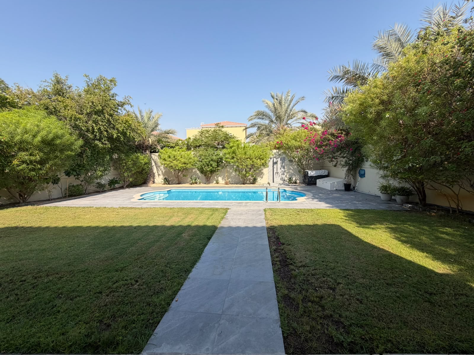Legacy Large | Private Pool | Landscaped Garden