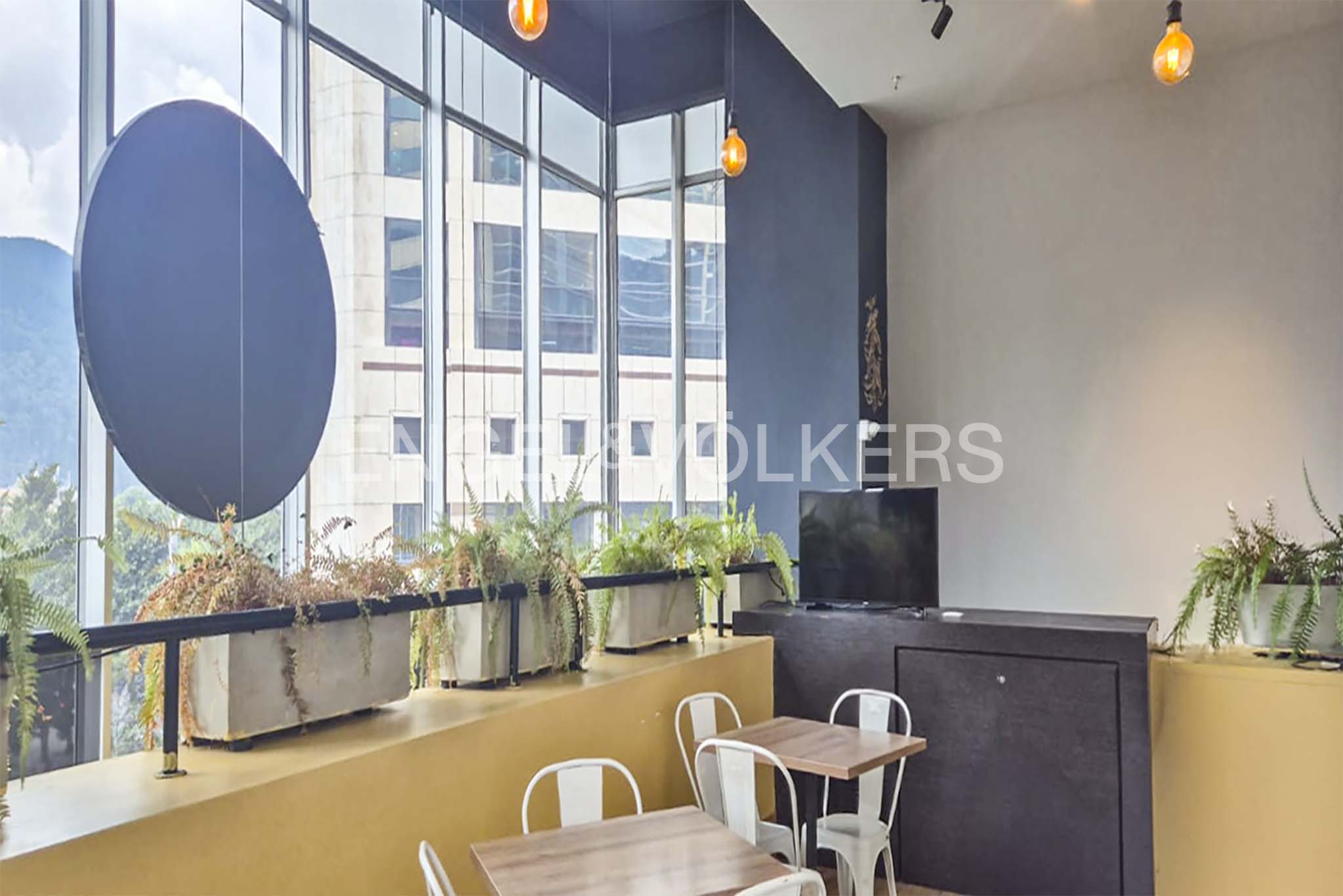 Arriendo local de 148 m2 con ubicación premium sobre la cra 7a.