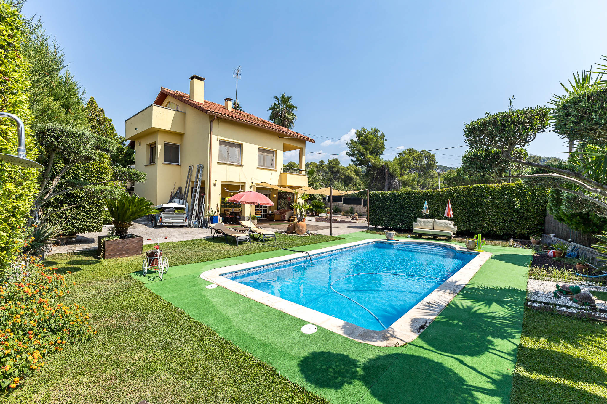 Chalet with pool and garden in the residential area of Can Barri