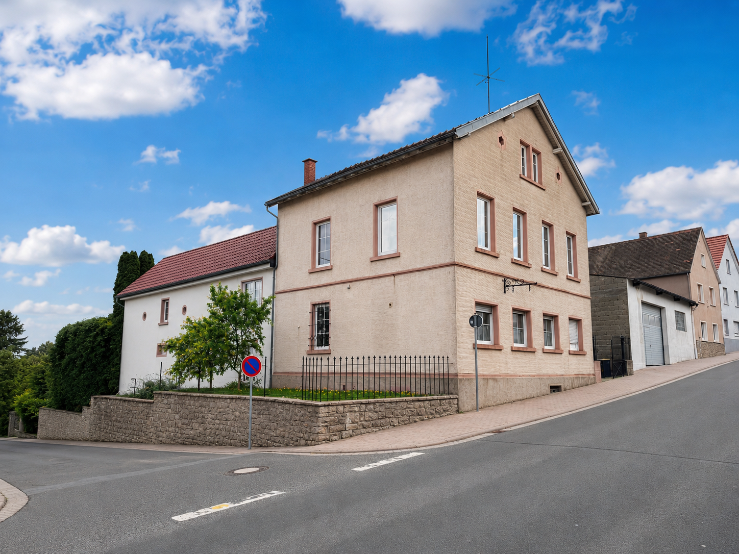 Charaktervolles Anwesen von 1860 mit großzügigem Grundstück und vielseitigen Nutzungsmöglichkeiten