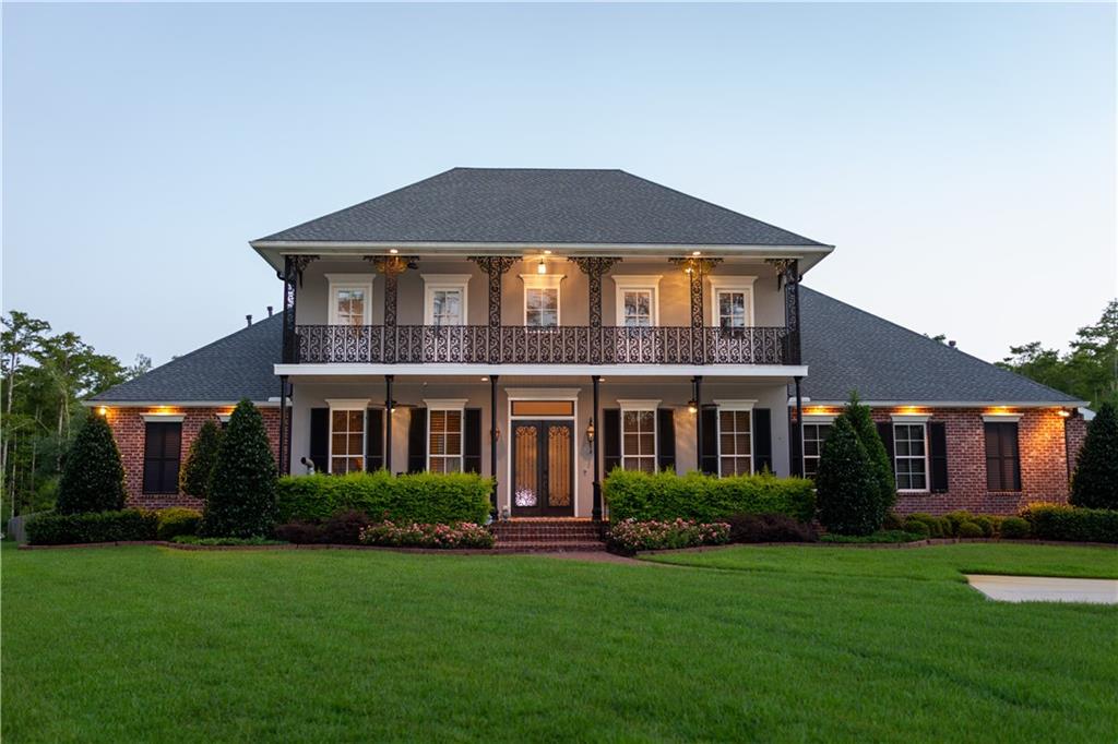 Acadian Estate with Pool, Elevator & Resort Amenities