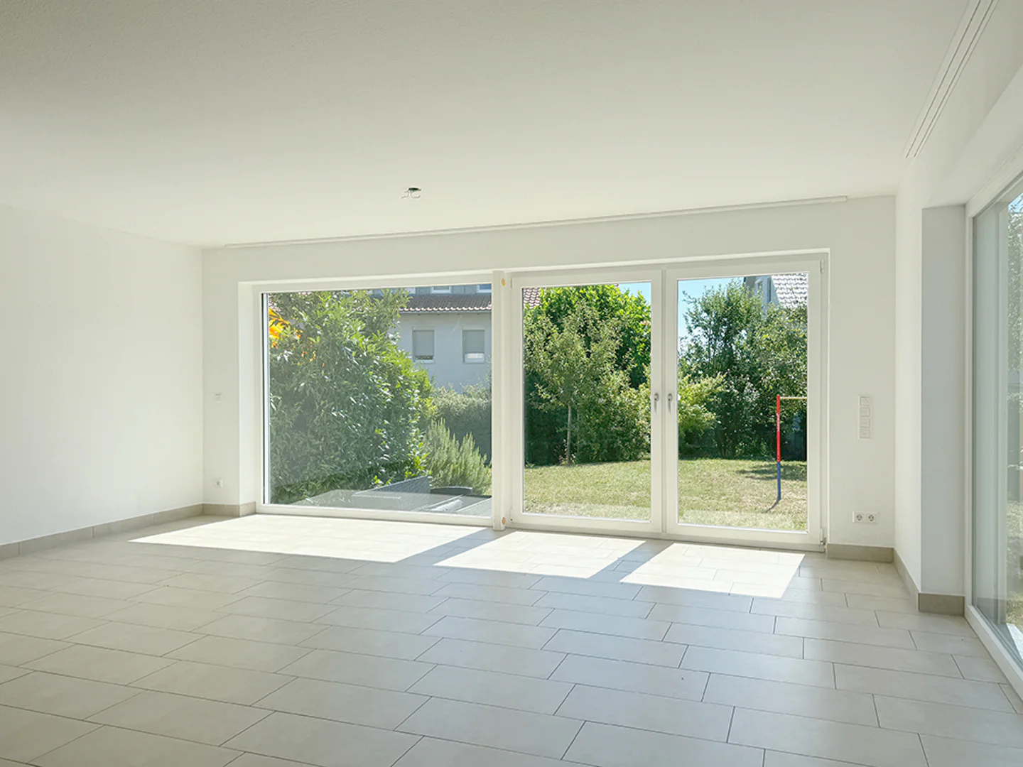 Familienglück mit viel Raum und Weitblick - Photo 2