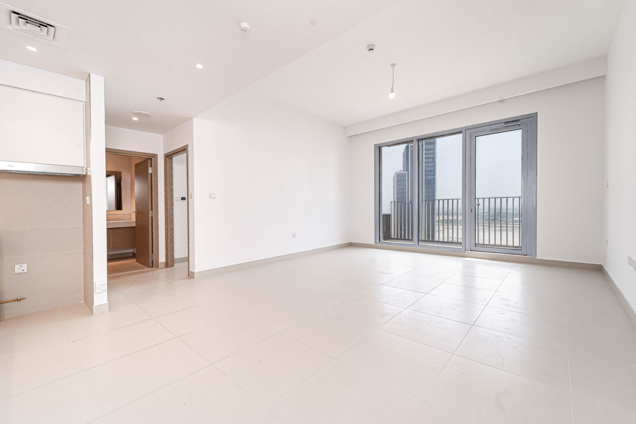 BRAND NEW | With appliances | Ready to move in