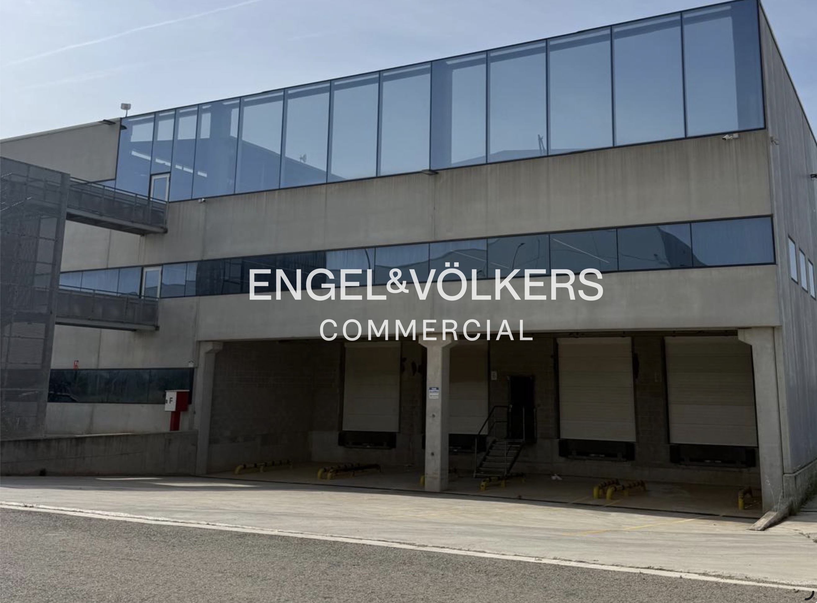 NAVE LOGISTICA DE 16785 M2 EN TERRENO DE 13000 M2 EN VALLS TARRAGONA