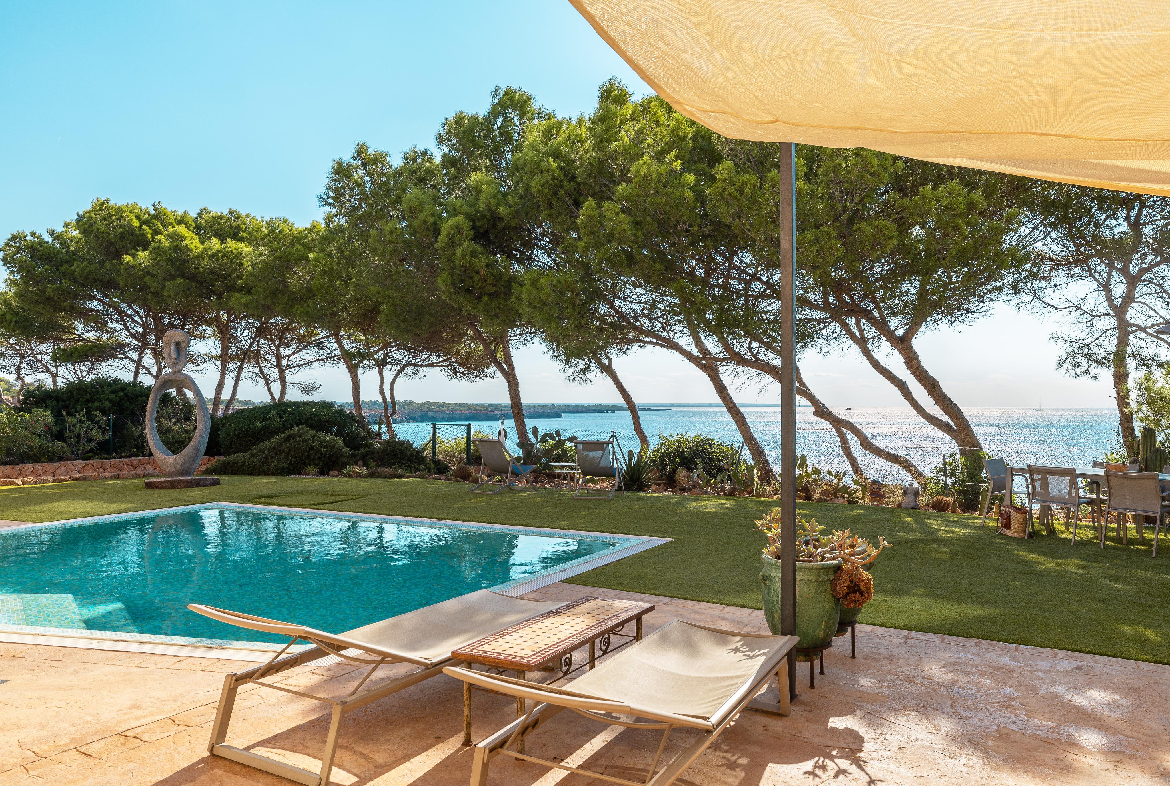 Mediterranean oasis: Stunning seafront villa
