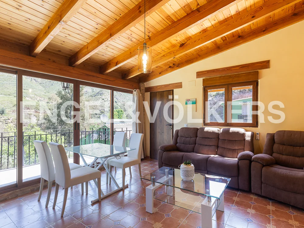 Singular and exclusive property in front of the river in Chulilla