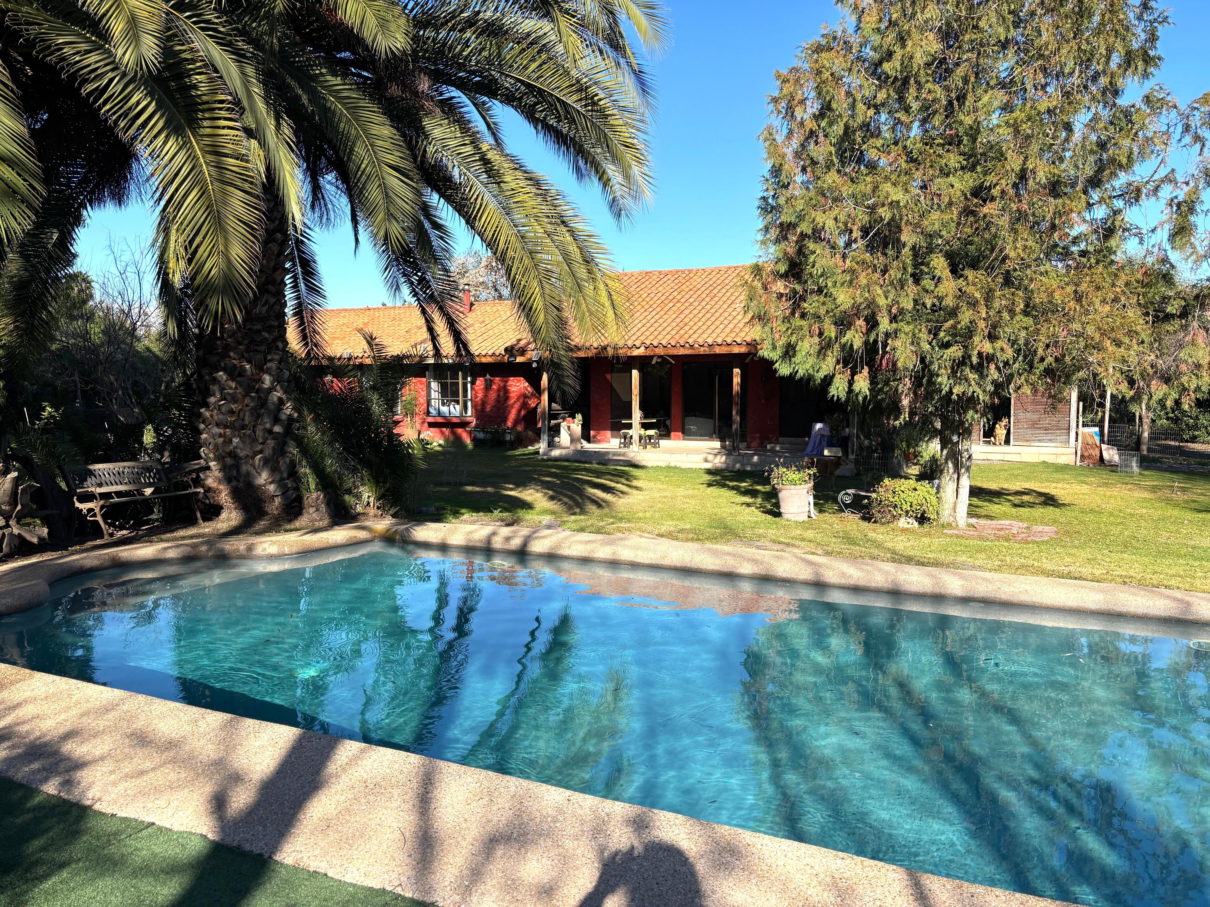 Condominio Santa Magdalena, Colegio San Felipe