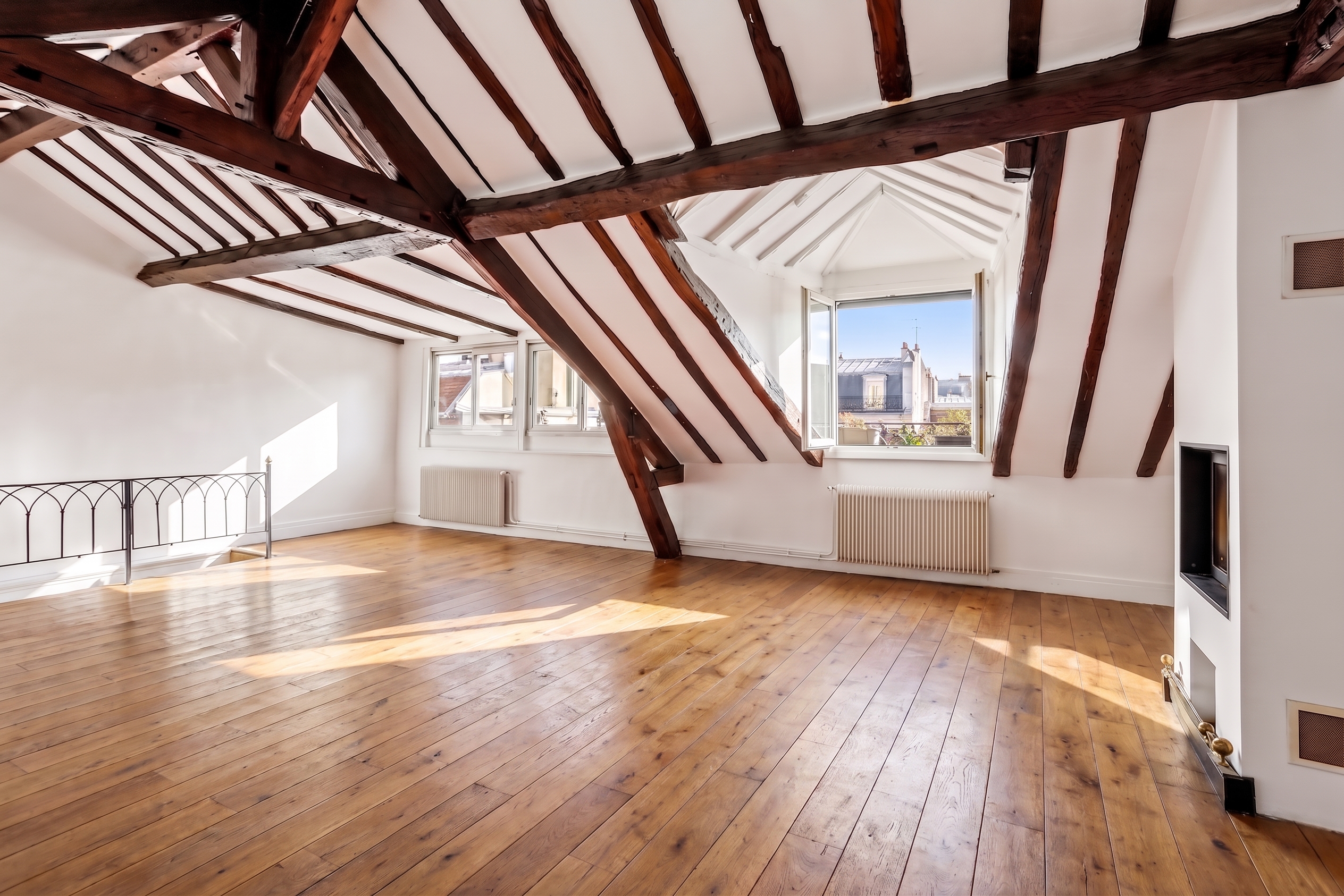 Place Maubert - Duplex with unobstructed views - Top floors [AI-modified]