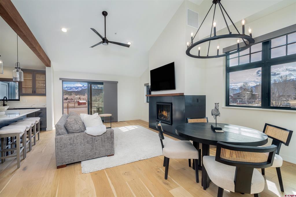 Stunning Alpine Living with Cimarron Mountain Views