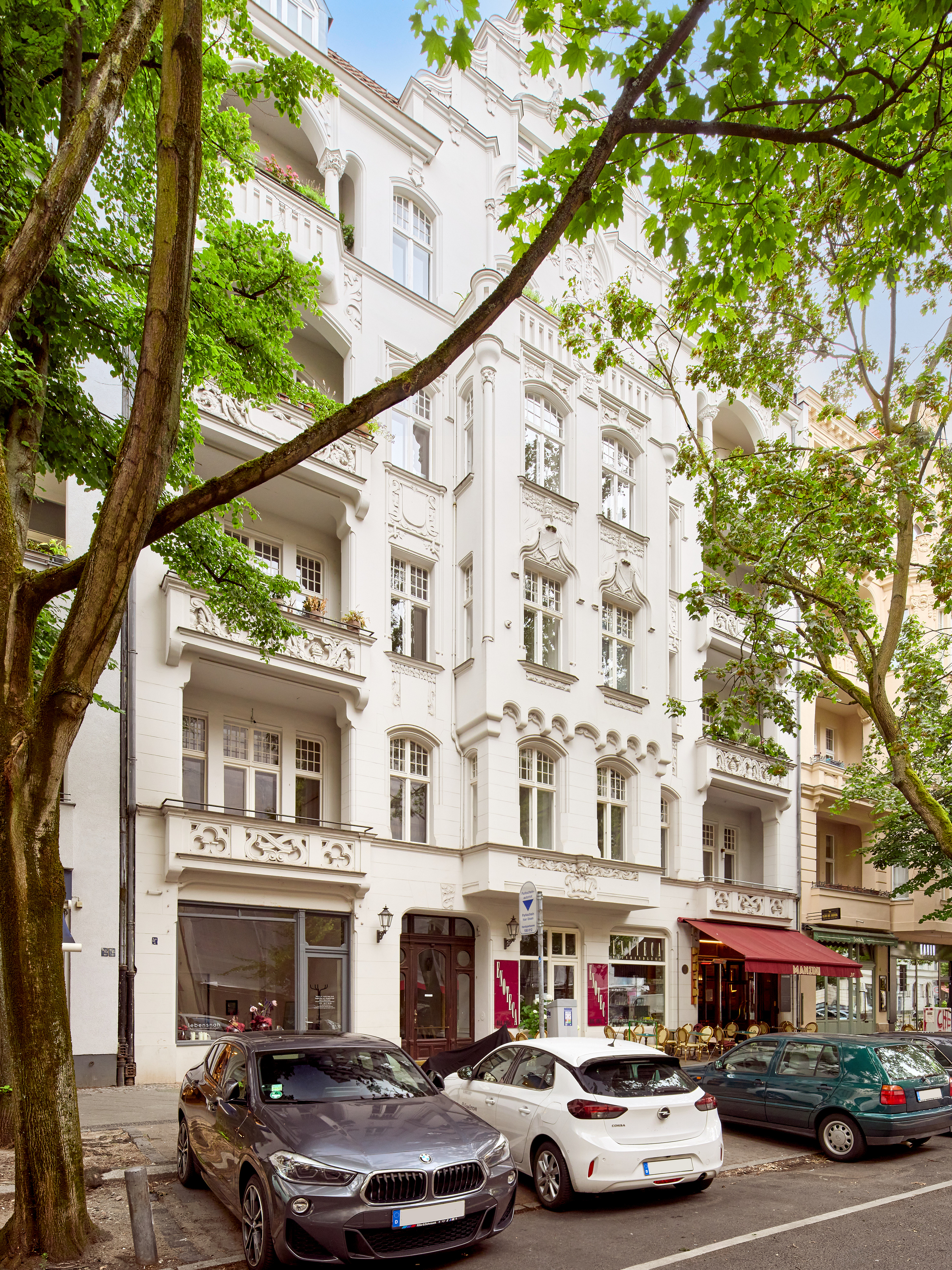 Großzügige 2-Zimmer-Dachgeschosswohnung mit Terrasse in Top-Lage nahe Ludwigkirchplatz