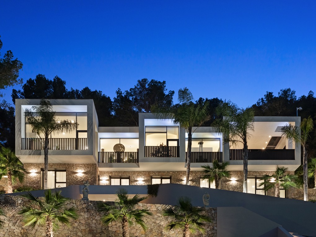 Contemporary villa with Balinese flair