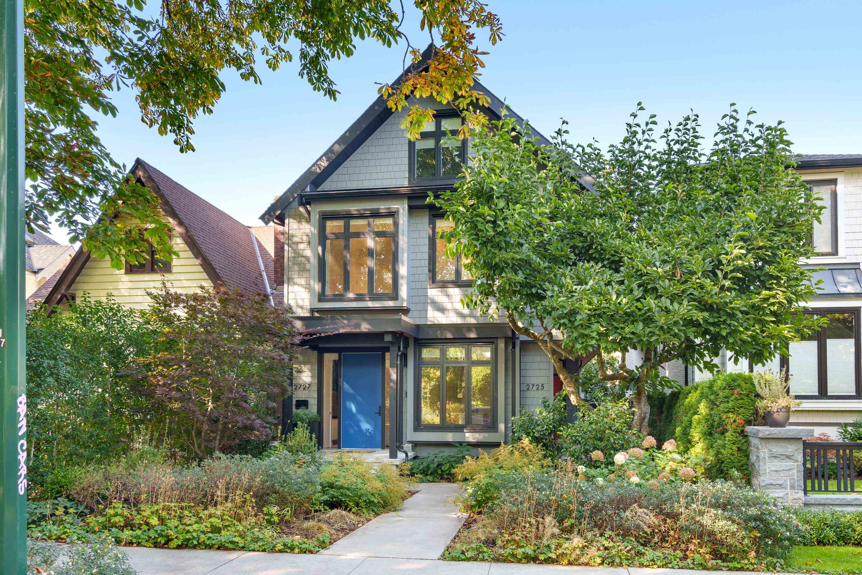 Stunning Kitsilano Half Duplex !