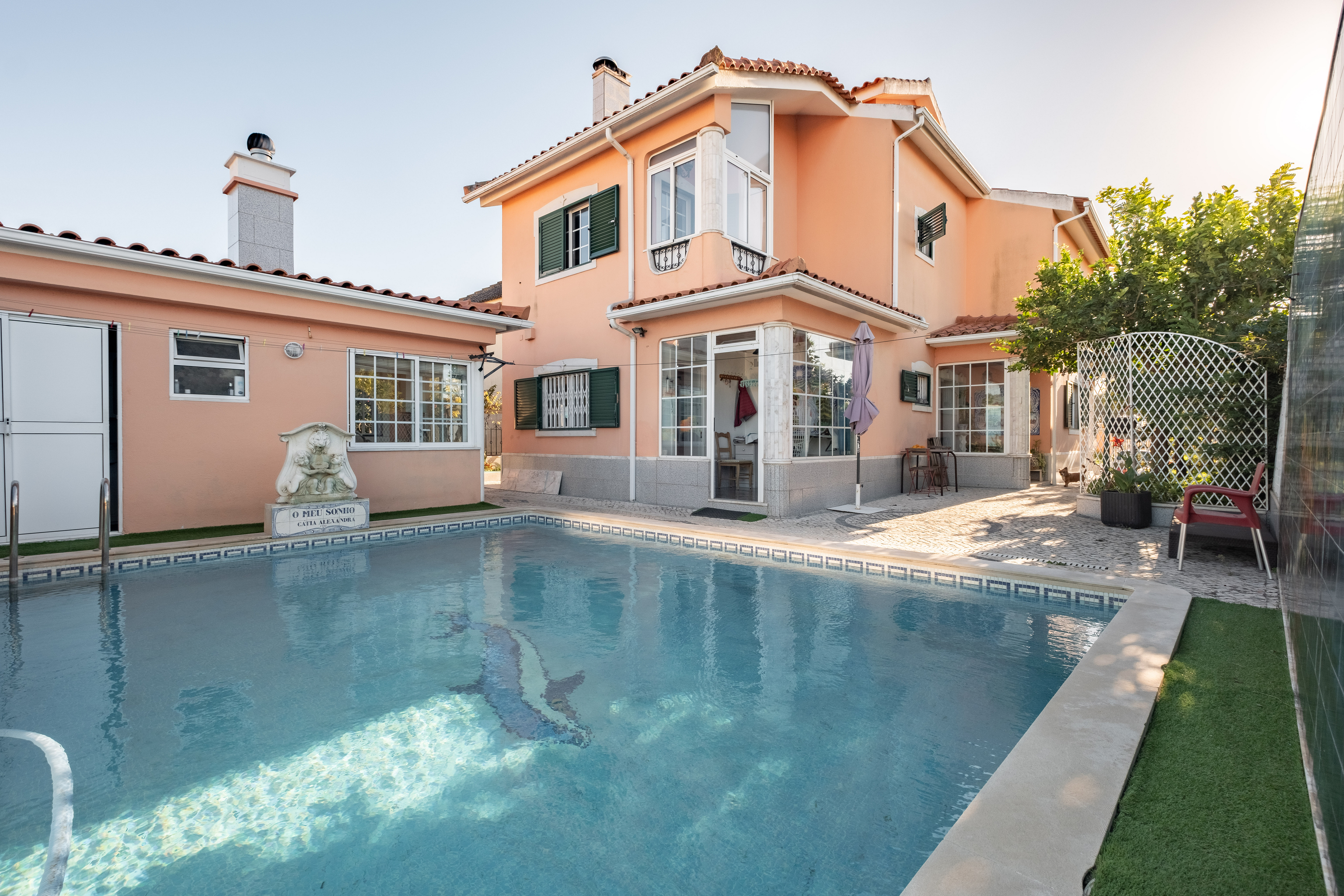 4-Bedroom home in Porto Salvo