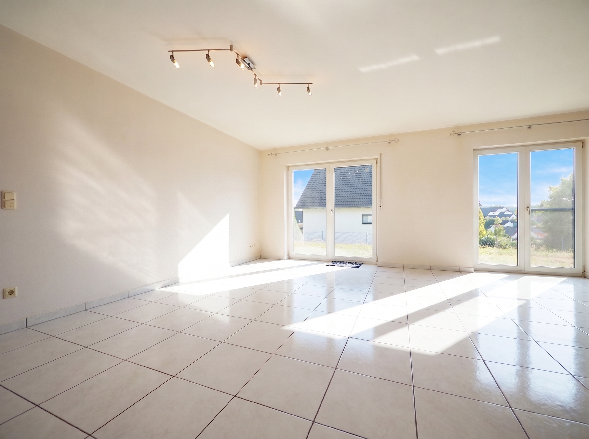 Moderne Terrassenwohnung in idyllischer Sackgassenendlage! [AI-modified]