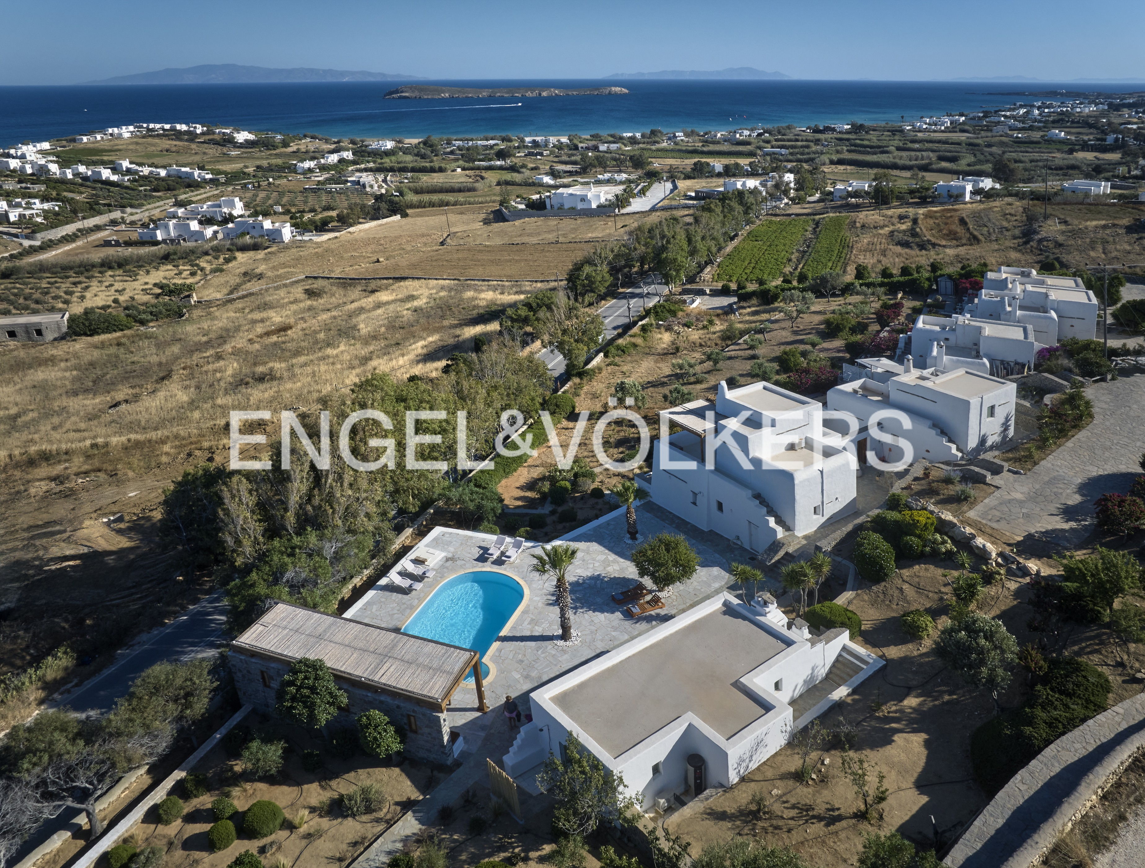 Luxury Property with Private Swimming Pool in Paros