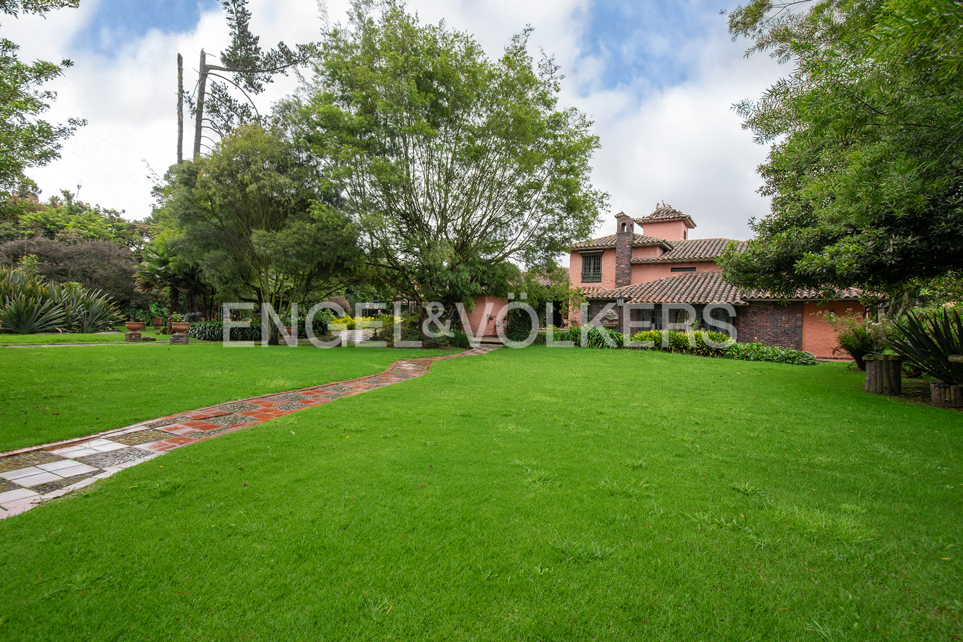 Lote de 6.400 m² en Chía con Alto Potencial de Desarrollo
