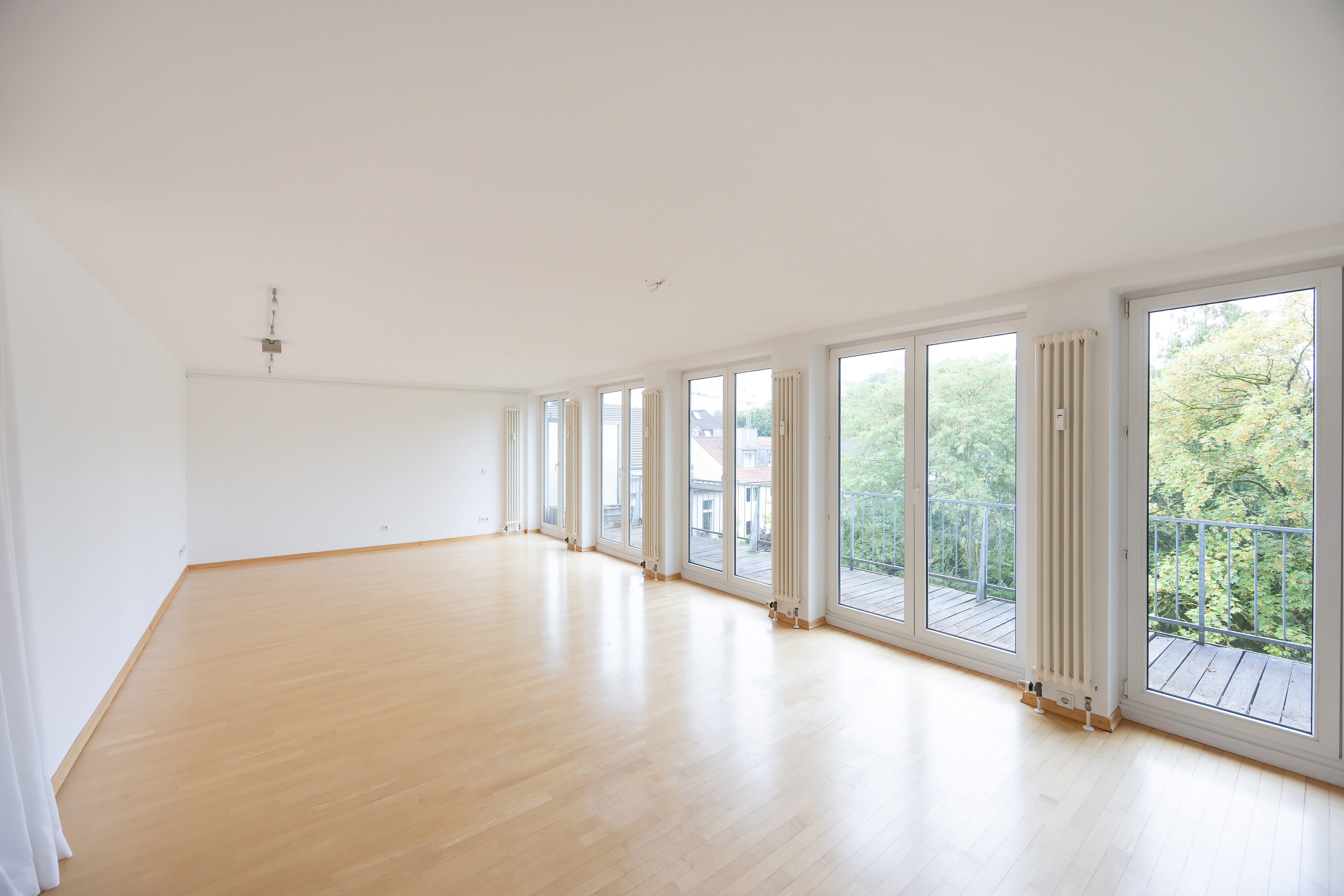 Lichtdurchflutetes Penthouse mit Dachterrasse im Kreuzviertel