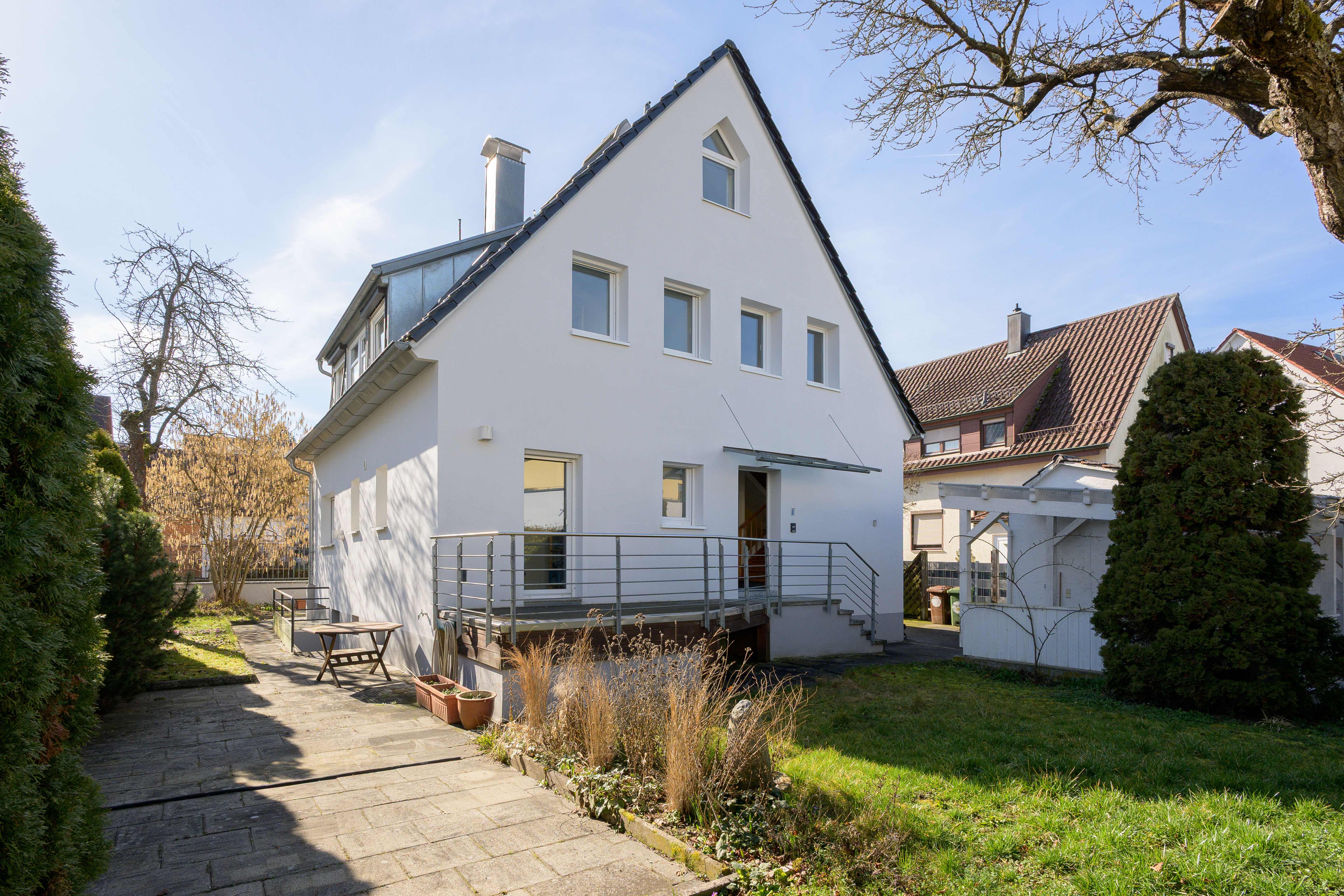 Weilimdorf- Bestlage- Ein- oder-Zweifamilienhaus, frei ab 01.07.26
