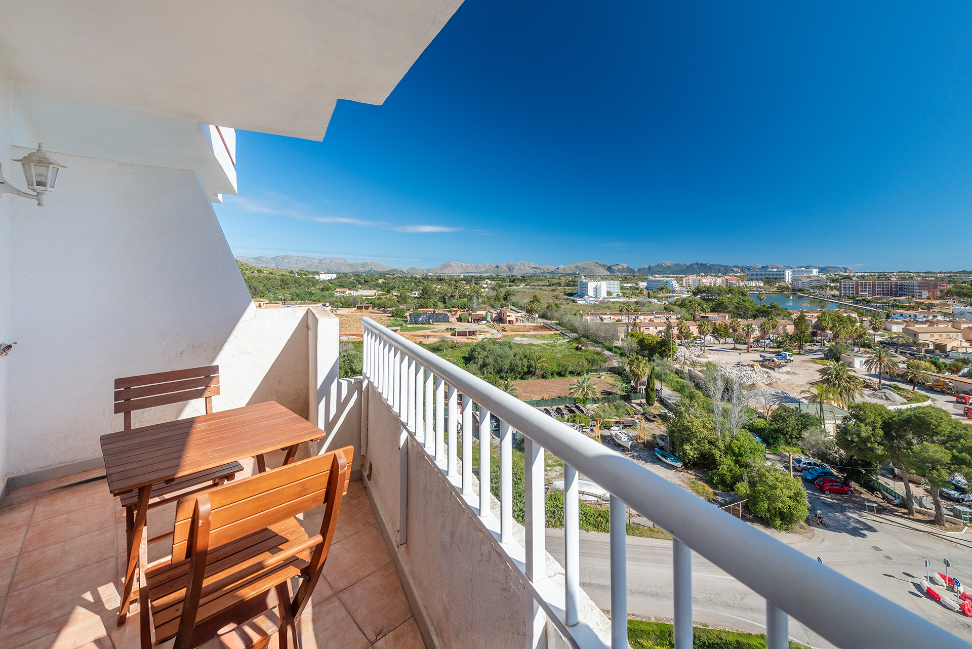 Magnífico ático en edificio con varios ascensores y excelentes prestaciones en Puerto Alcudia, Mallorca