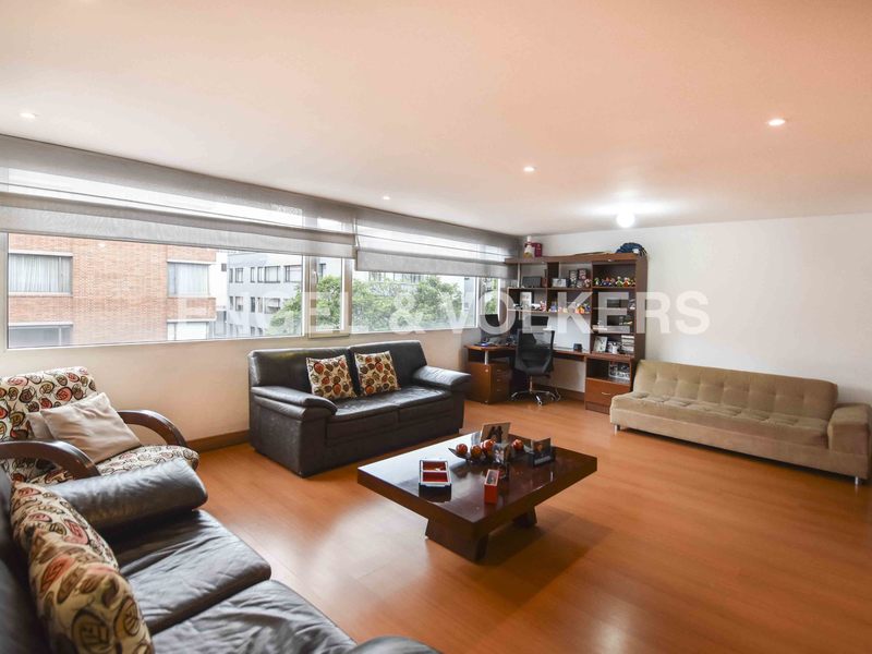 Apartamento para remodelar en venta en Santa Paula
