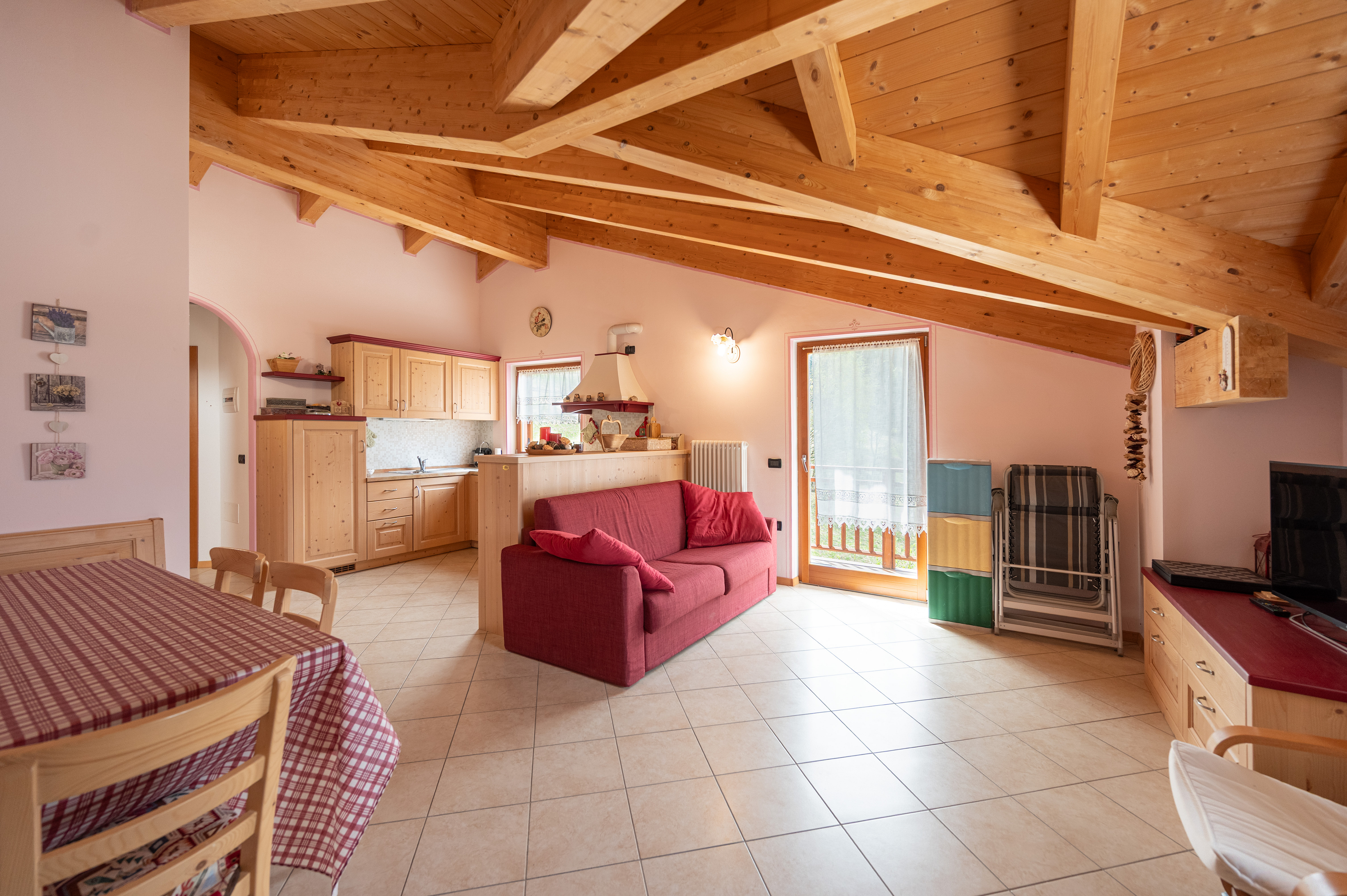 Elegantes Panorama-Dachgeschoss mit Blick auf die Brenta-Dolomiten