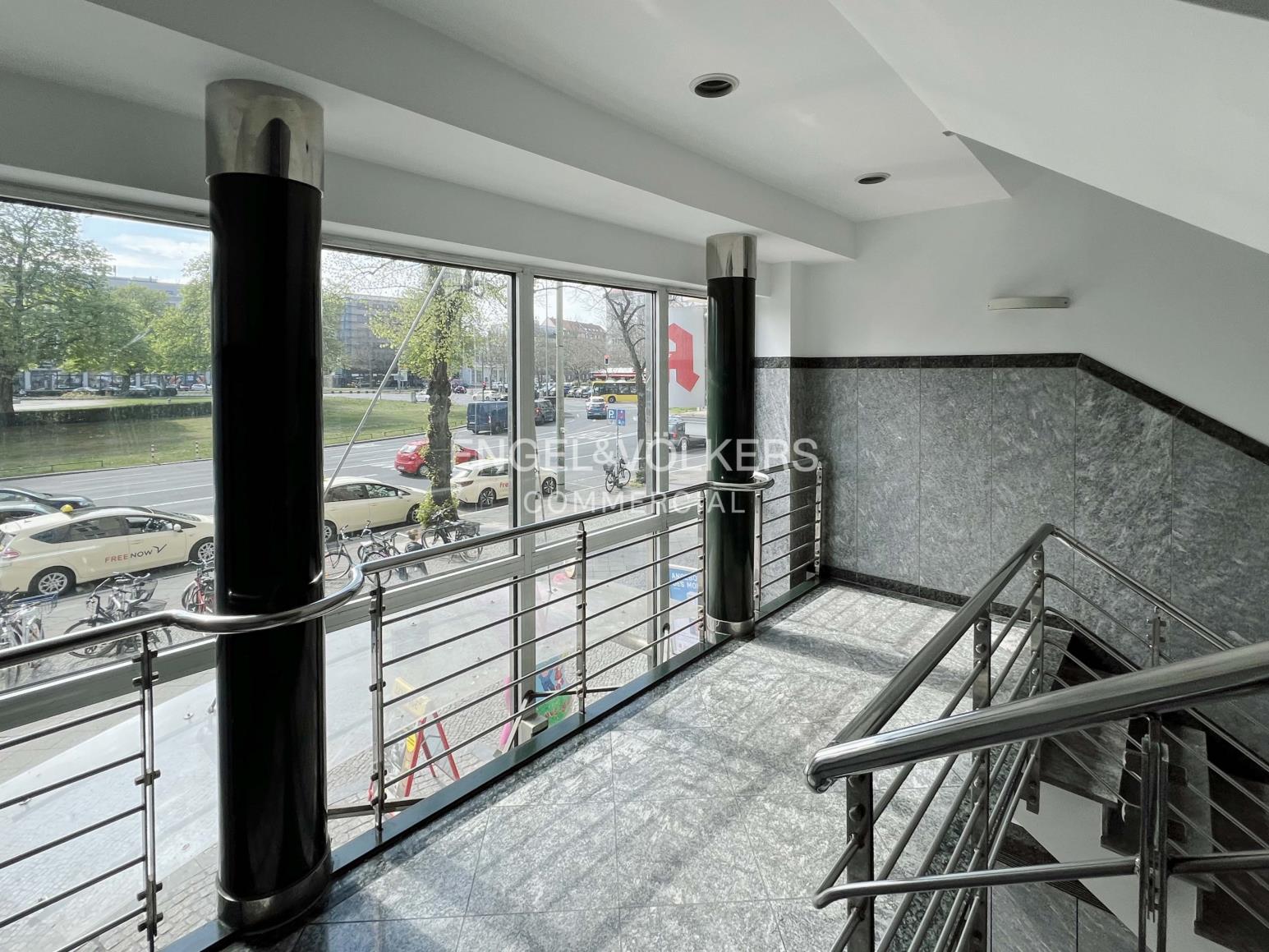 Effizientes Büro nahe City-West