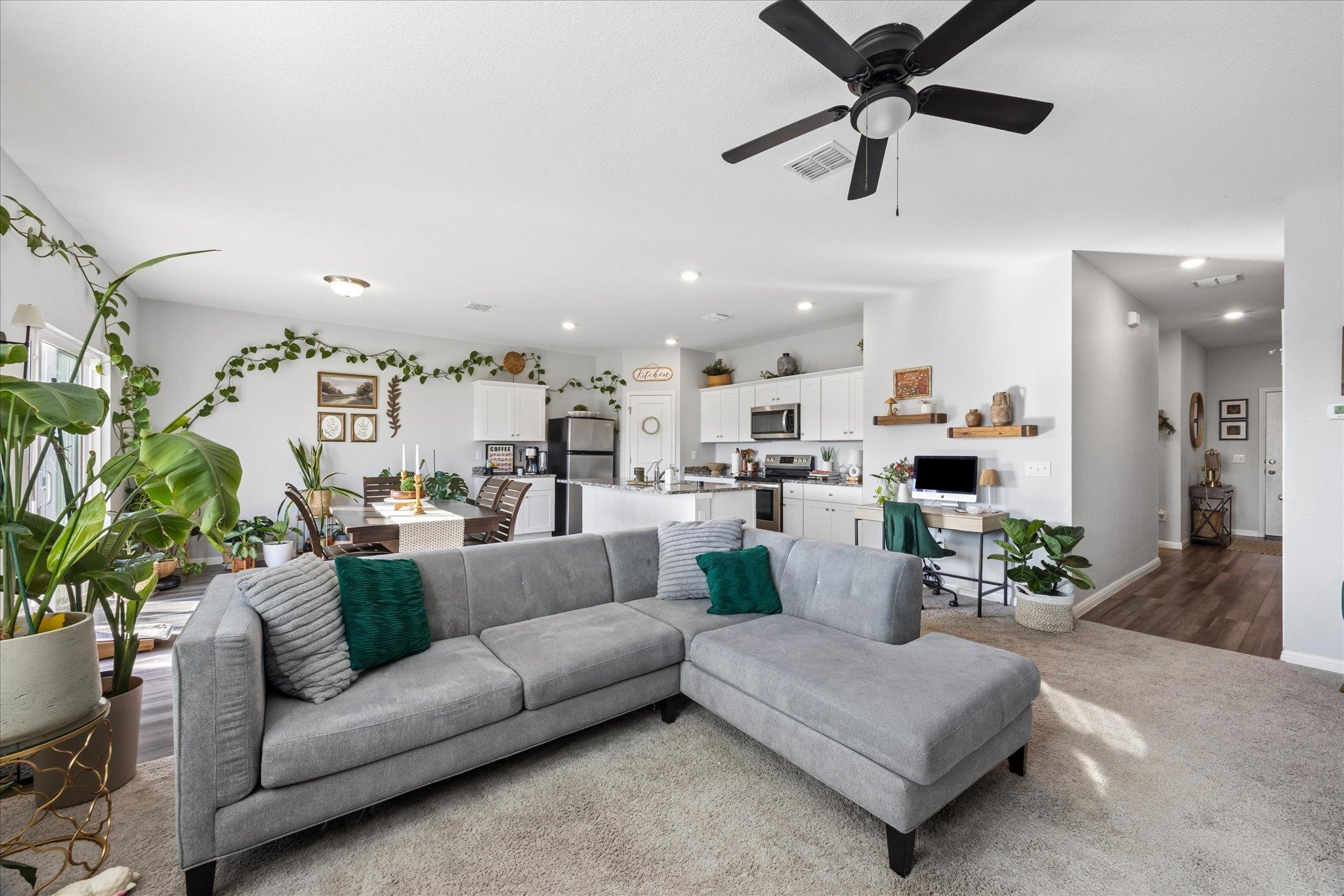 Spacious 4-Bedroom Hutto Home with First-Floor Suite