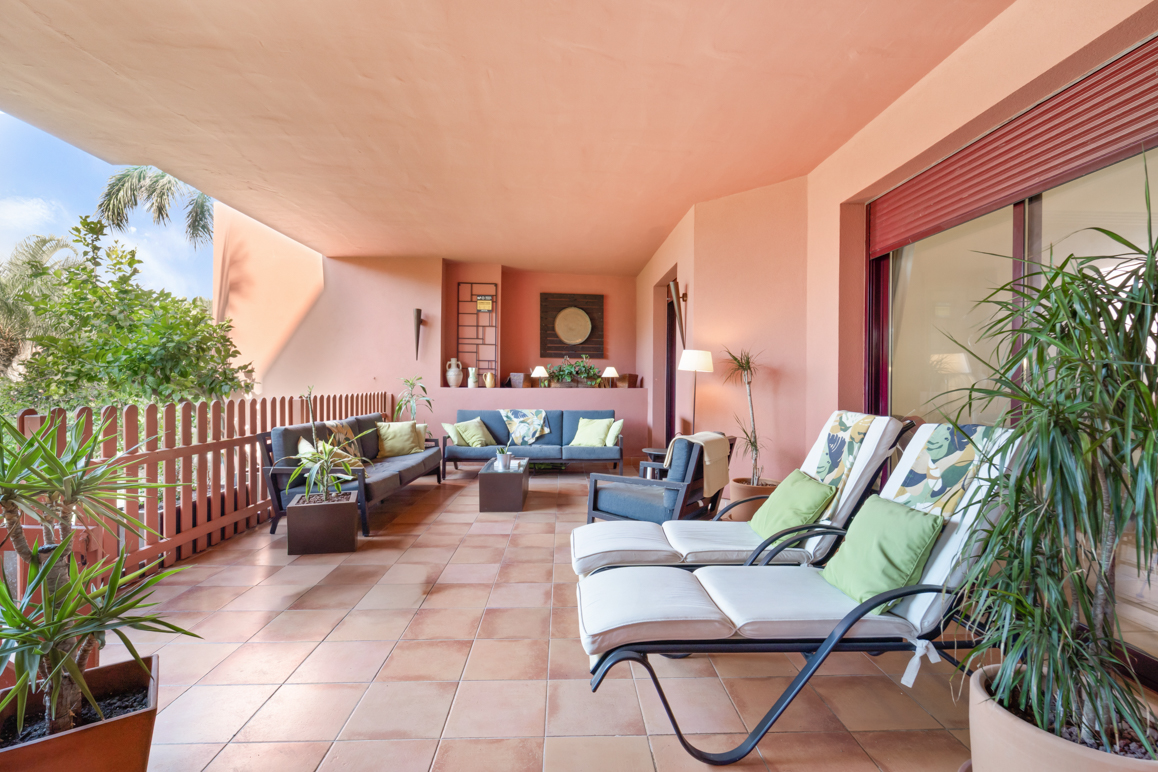 Élégant rez-de-chaussée de 4 chambres à Guadalmansa