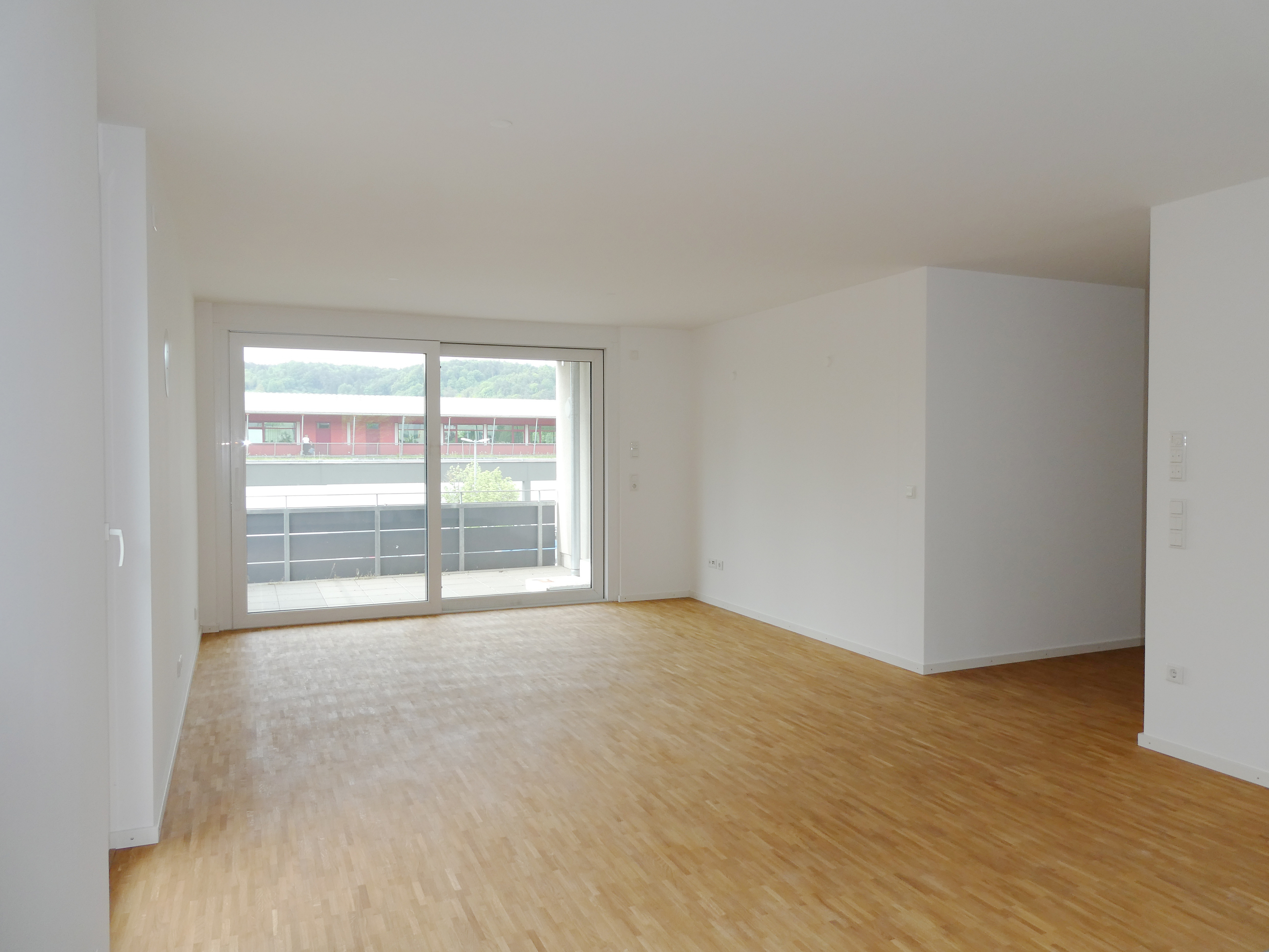 Seniorengerechte 3-Zimmer-ETW mit Südbalkon und Carport • modernes Wohnen mit bester Infrastruktur