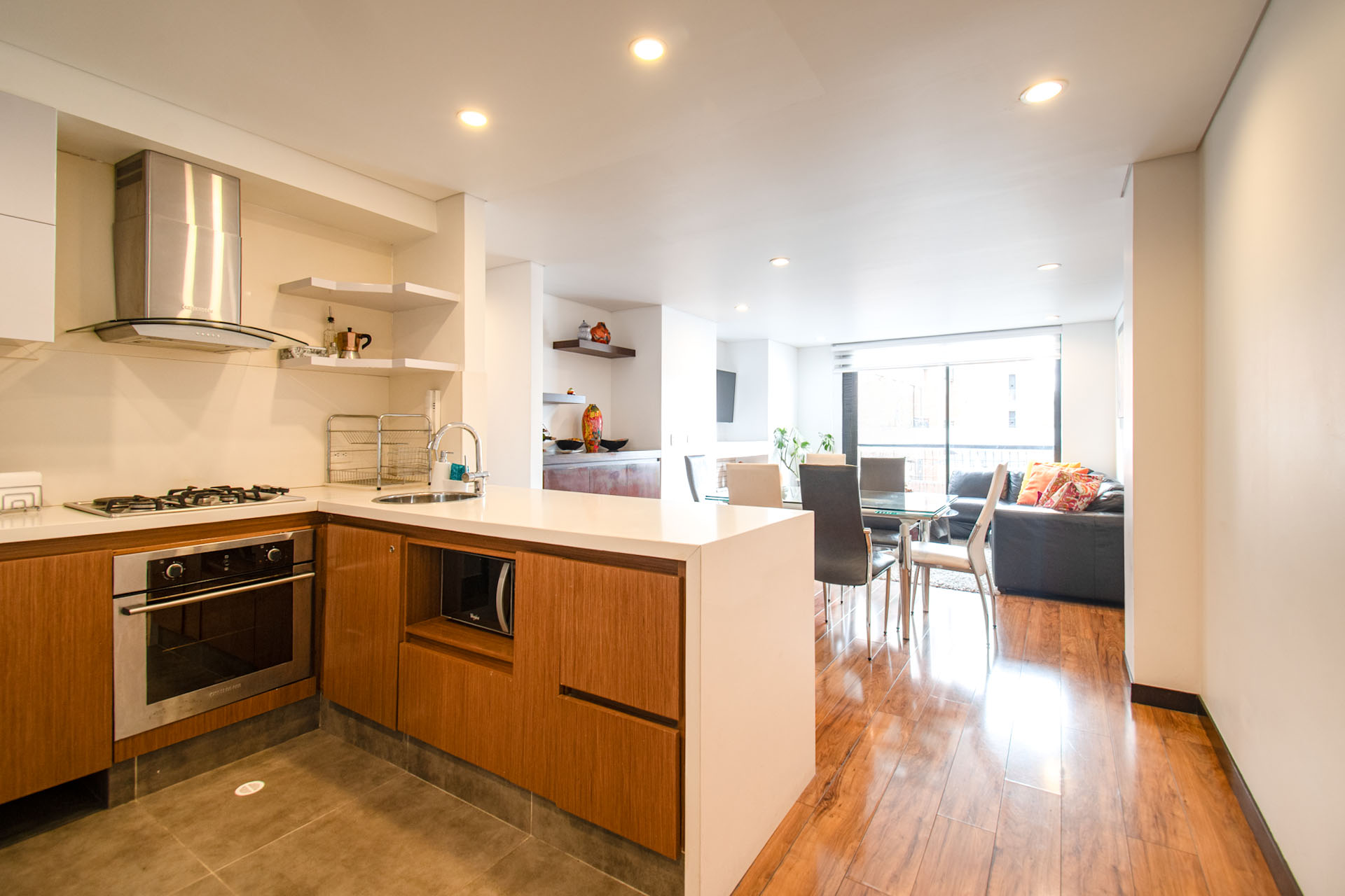 Apartamento con balcón para venta en Santa Bibiana
