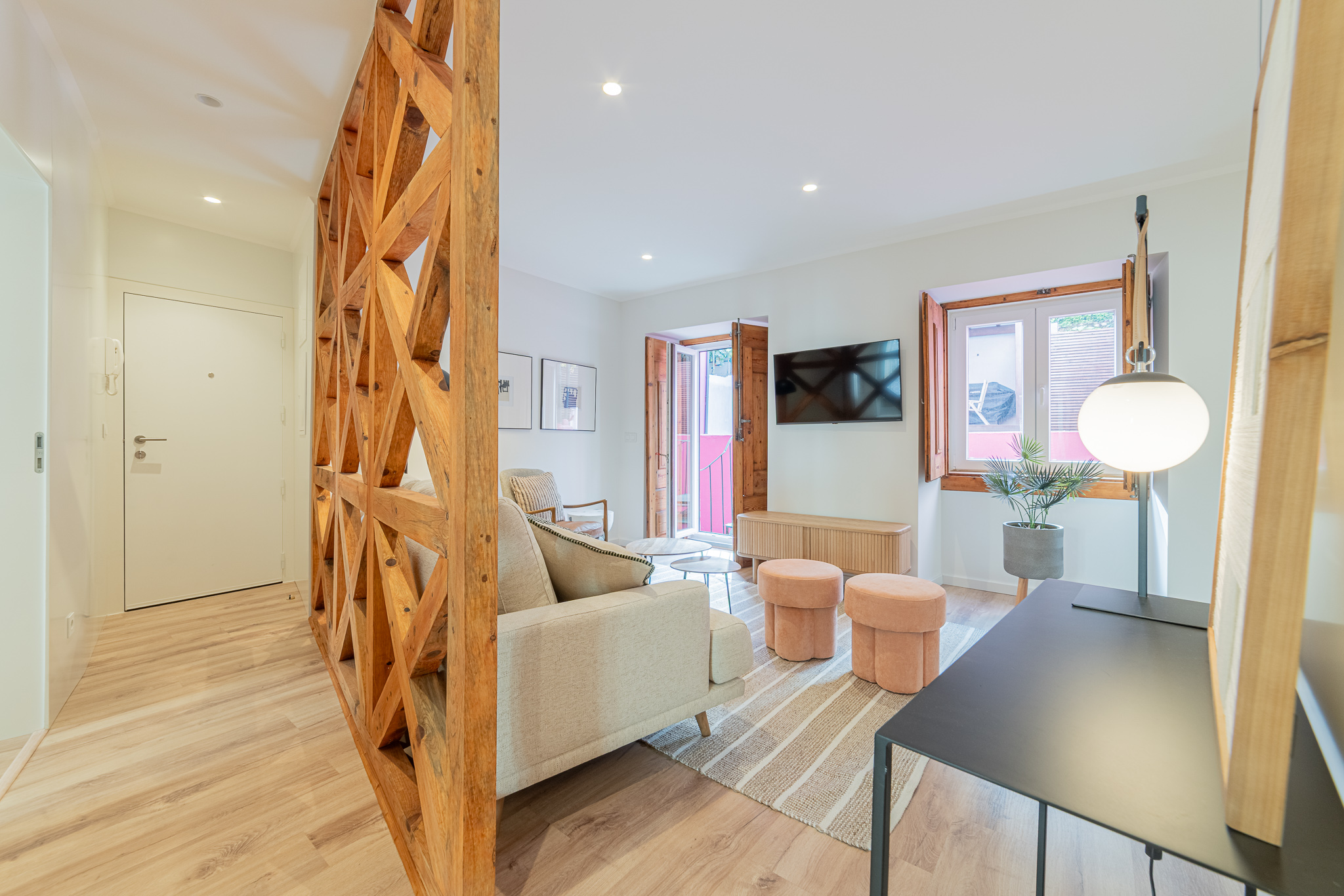 Brand New 2-bedroom apartment with pool and terrace near Avenida da Liberdade