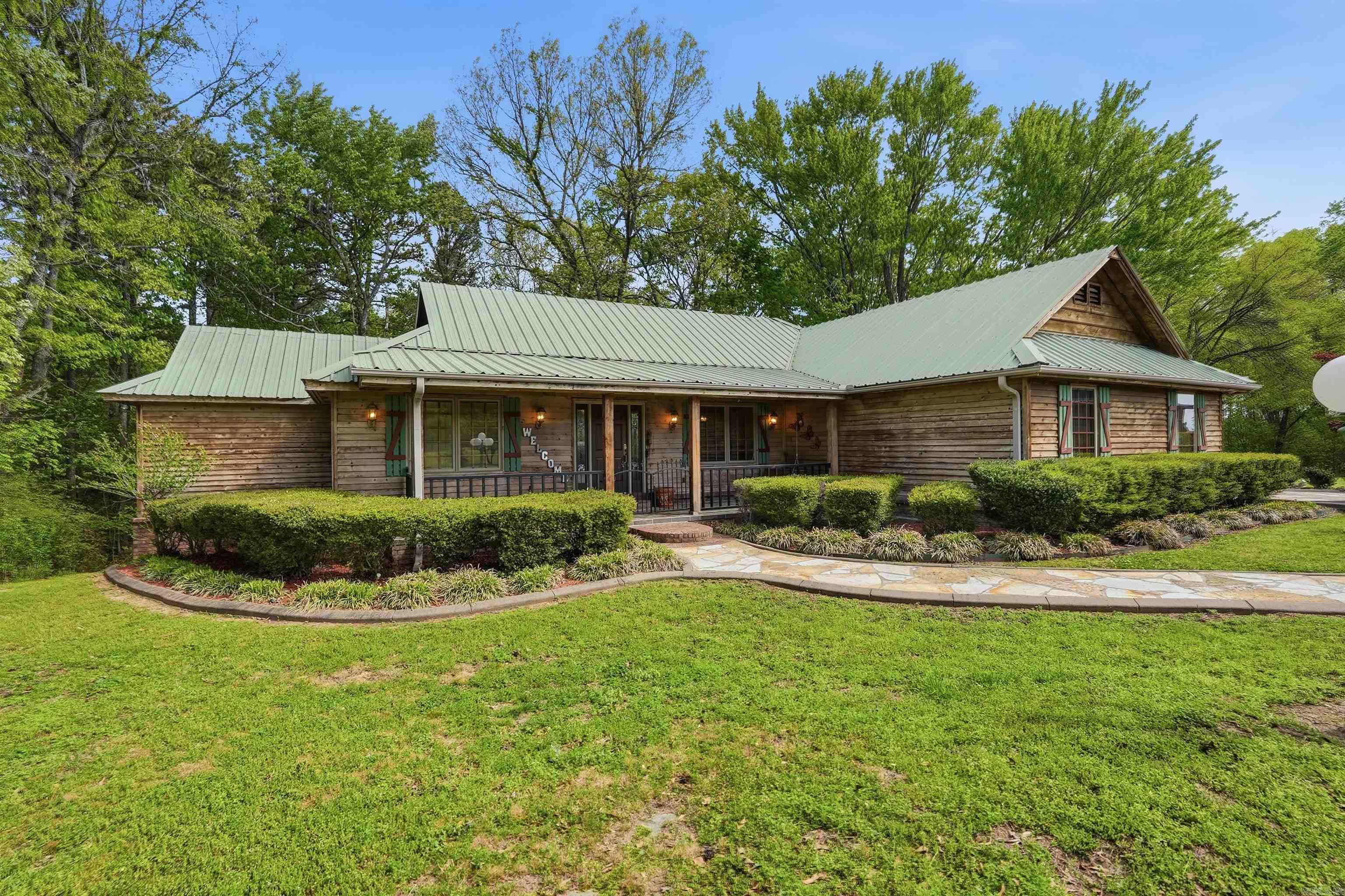 9.5 Acre Estate Close to Greers Ferry