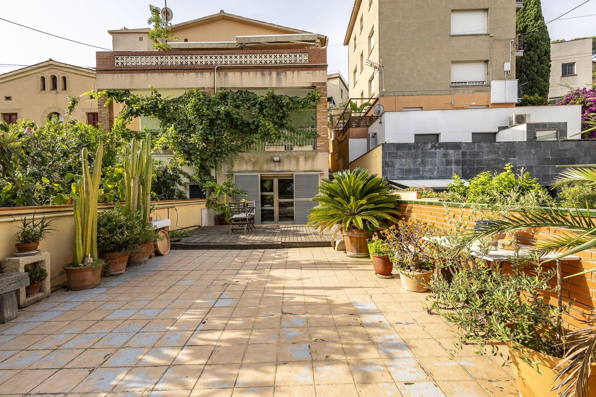 Independent duplex in La Miranda.