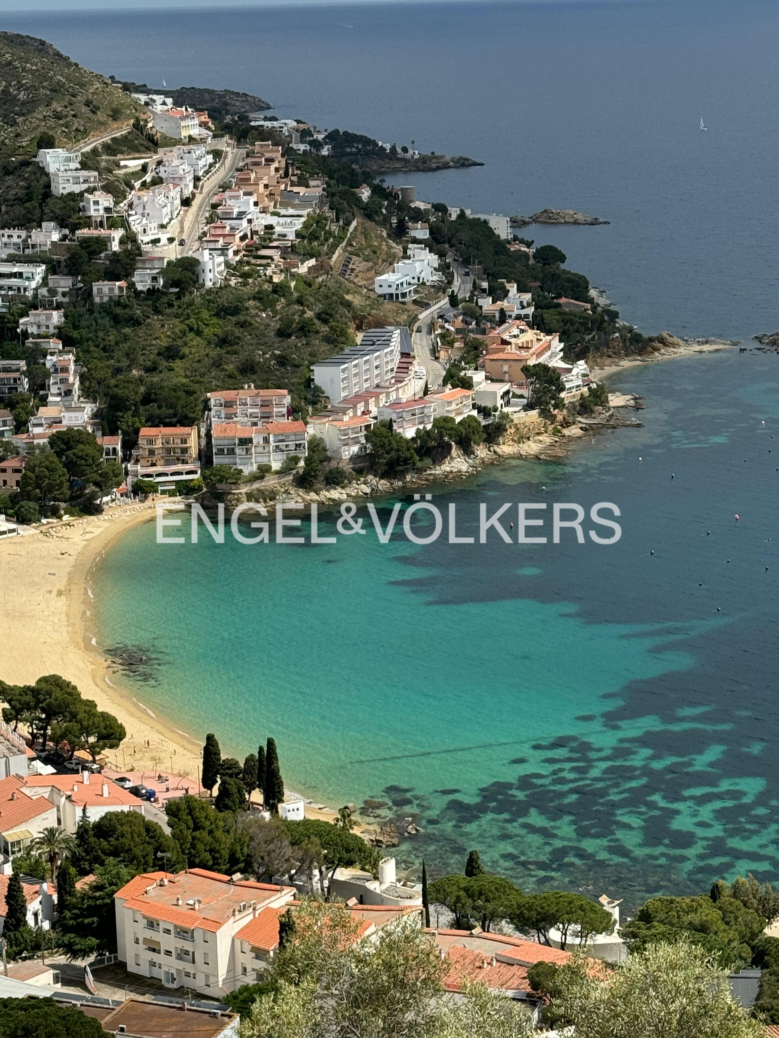 Magnificent southeast facing plot